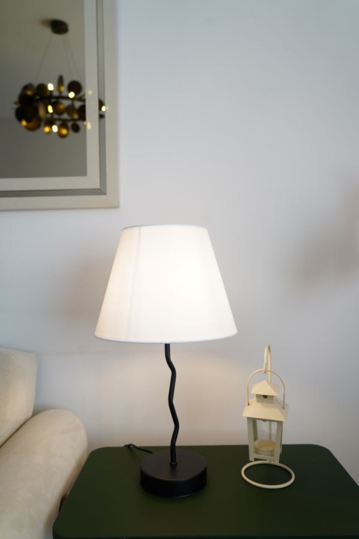 retro home design Siyah Zikzak Model Beyaz Kumaş Şapkalı Dekoratif Abajur Salon Yatak Odası