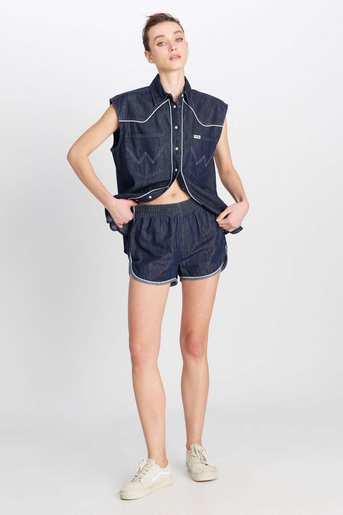 WRANGLER %100 Pamuk Relaxed Fit Geniş Kesim Normal Bel Koyu Mavi Denim Şort