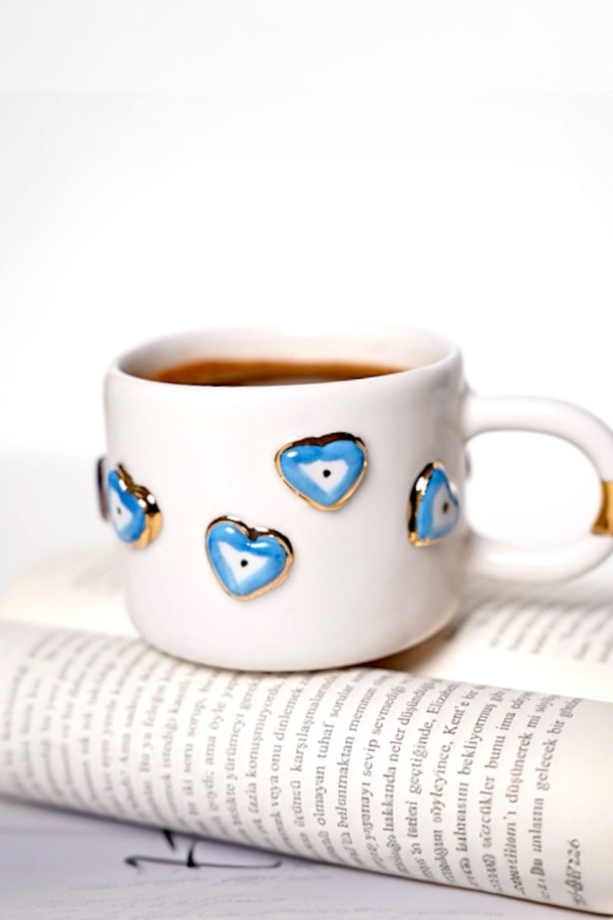 EL YAPIMI 24K Altın Süslemeli Mavi Nazar Kalp Temalı El Yapımı Seramik Mug
