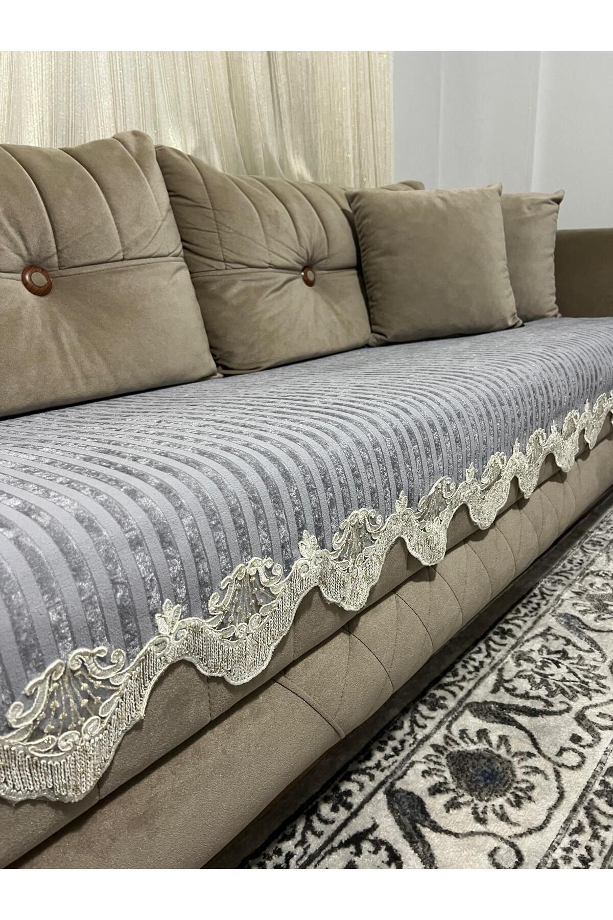 DECORA CASA HOME COLLECTİON Dantelli Çizgili Süngerli Kadife Kaymaz Çekyat Koltuk Örtüsü (85X210)
