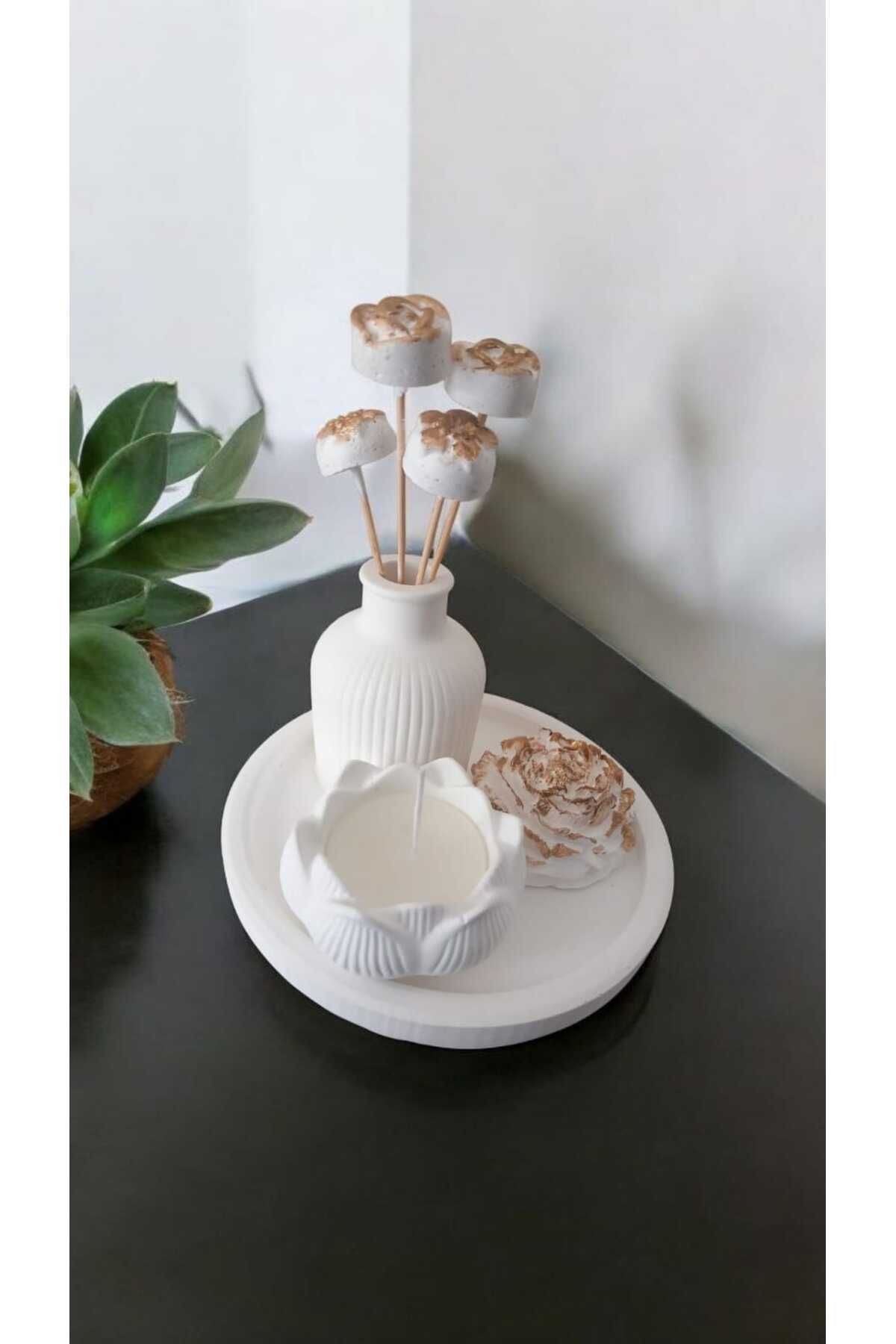 AYŞEM Beyaz Çizgili Vazo, 4lü Alçı Çiçek,Lotus Mum,Şakayık Dekoratif Alçı Obje,Hediyelik Set
