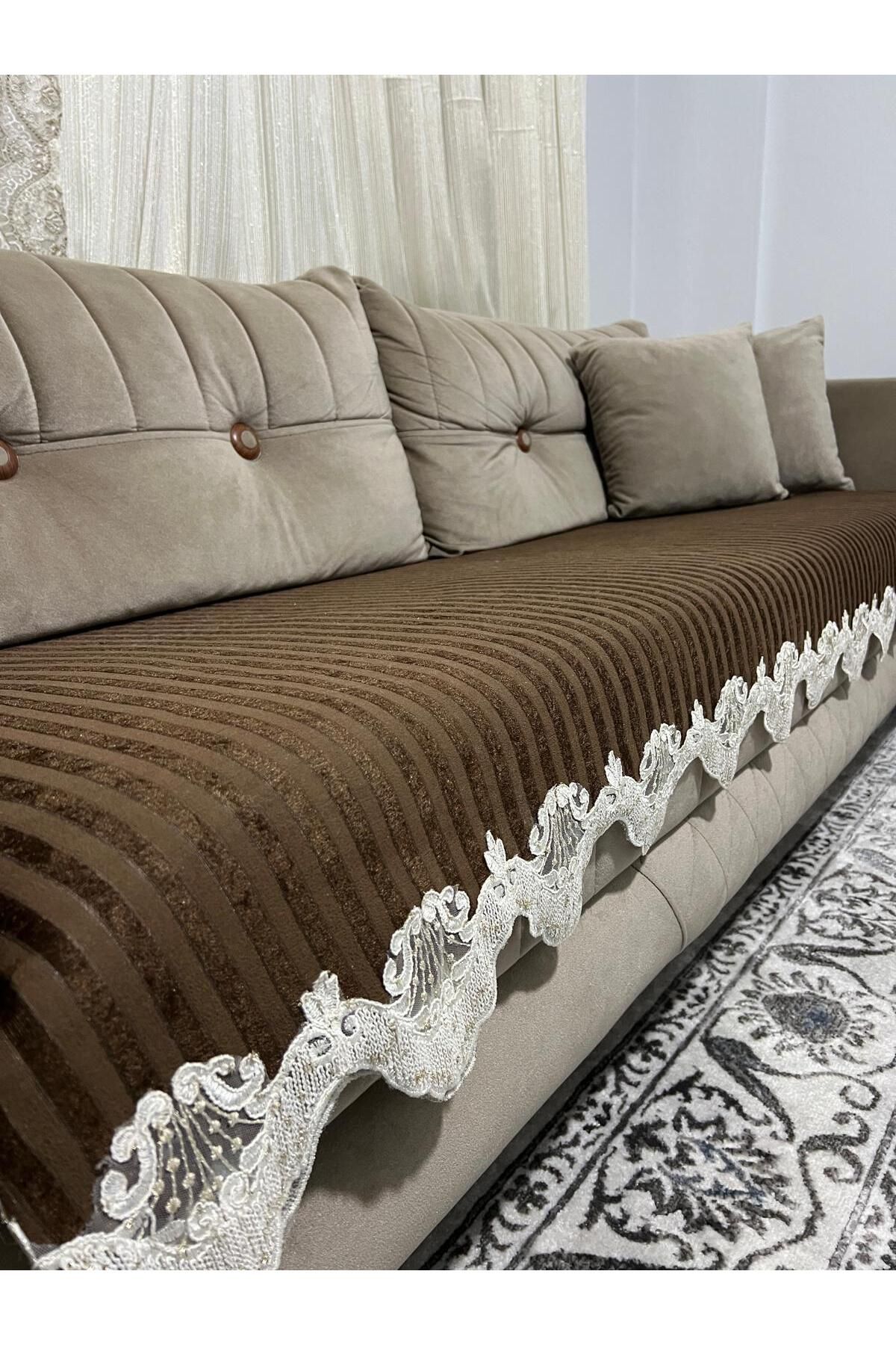 DECORA CASA HOME COLLECTİON Dantelli Çizgili Süngerli Kadife Kaymaz Çekyat Koltuk Örtüsü (85X210)