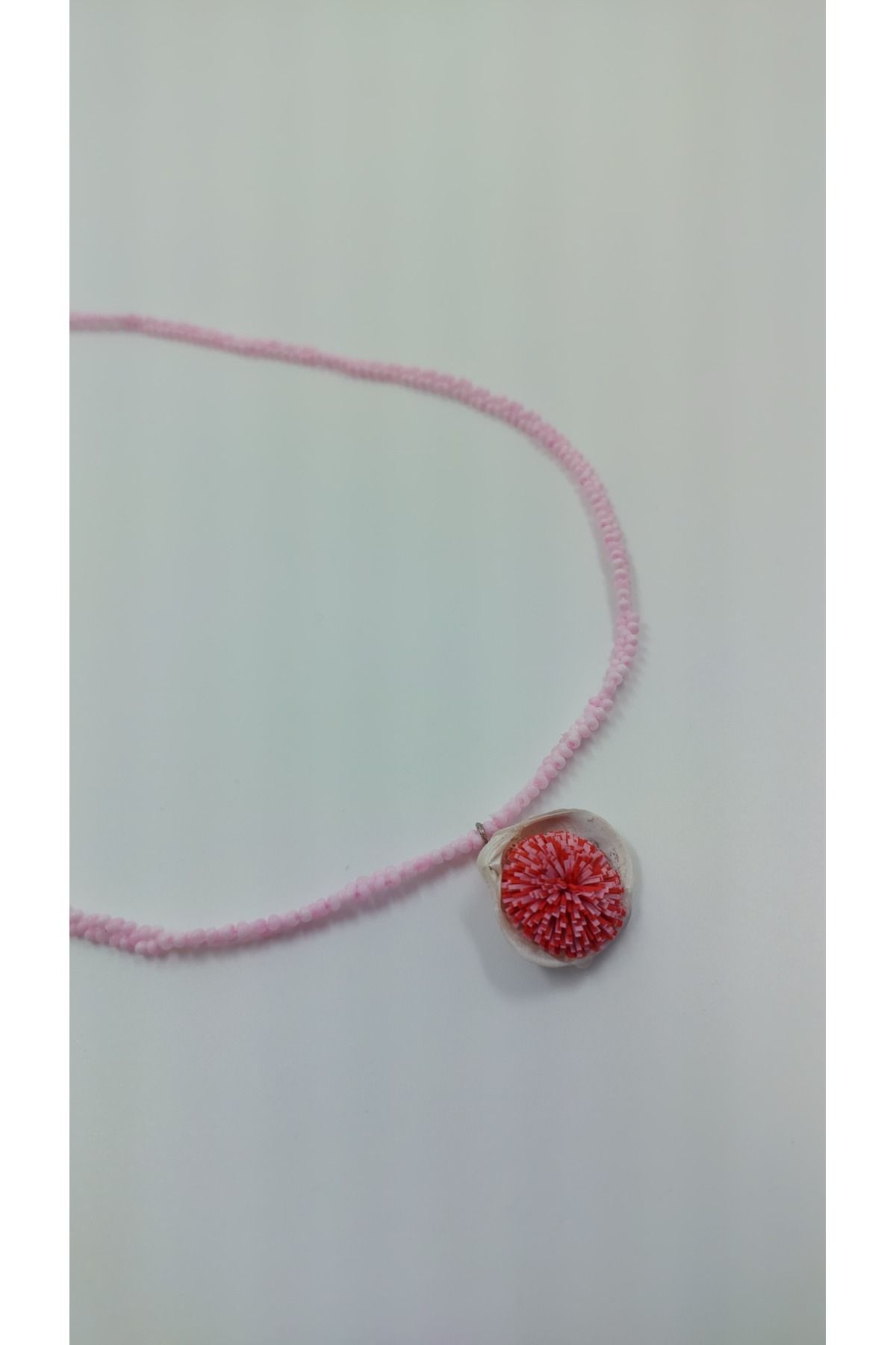 R G Handmade Design Deniz Çiçeği Quilling Kabuk Kolye – El Yapımı Kum Boncuk & Quilling Detaylı