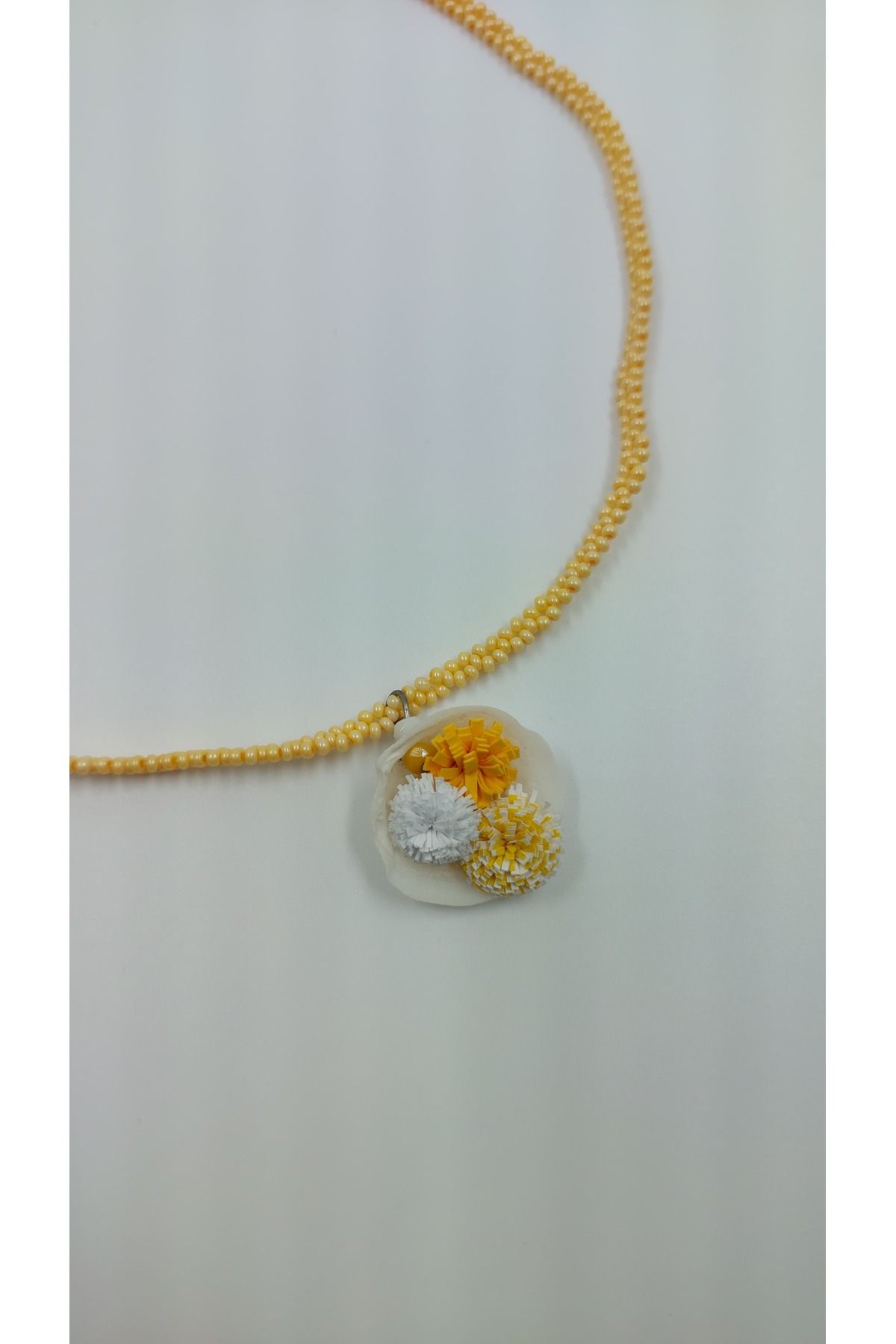 R G Handmade Design Deniz Çiçeği Quilling Kabuk Kolye – El Yapımı Kum Boncuk & Quilling Detaylı