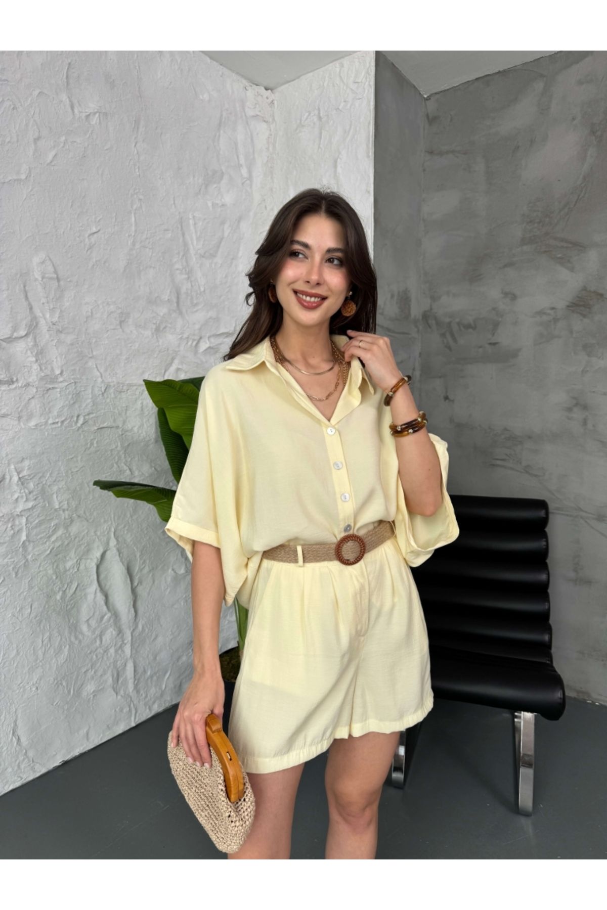 Elif Özbey Butik Sarı Hasır Kemerli Şortlu Takım