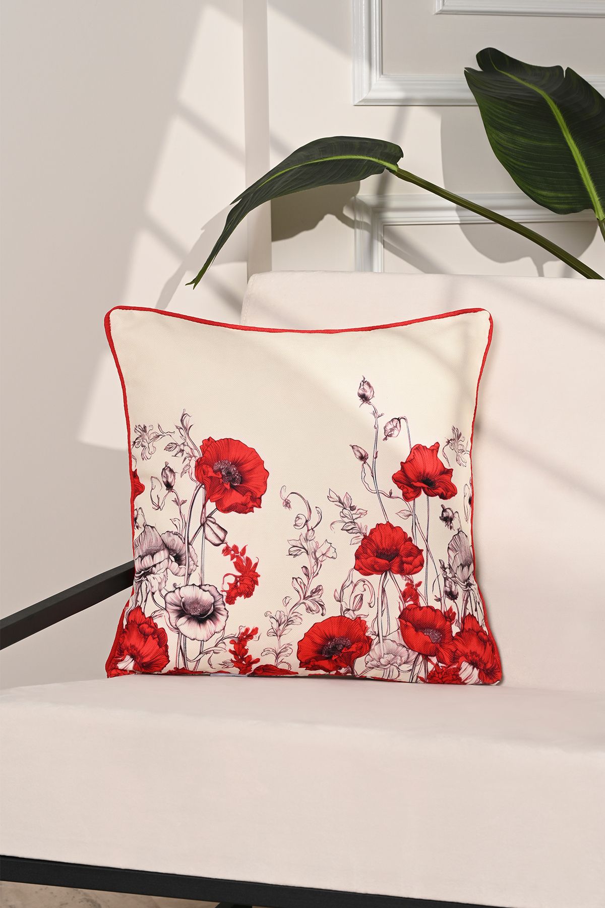 decofav Kırmızı Gelincik Desenli Dijital Baskılı Kırlent Kılıfı – 43x43cm