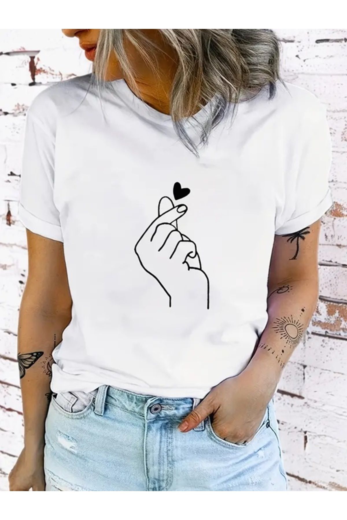 EXPECTED Kadın Parmak Kalp Baskılı T-Shirt, Yaz ve Bahar için Kısa Kollu Bisiklet Yaka Rahat Üst, Kadın Giyim