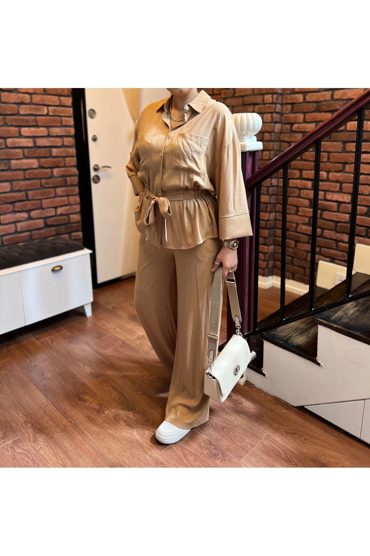 Selence Beli lastikli kuşak detaylı pamuklu gömlek takım bej