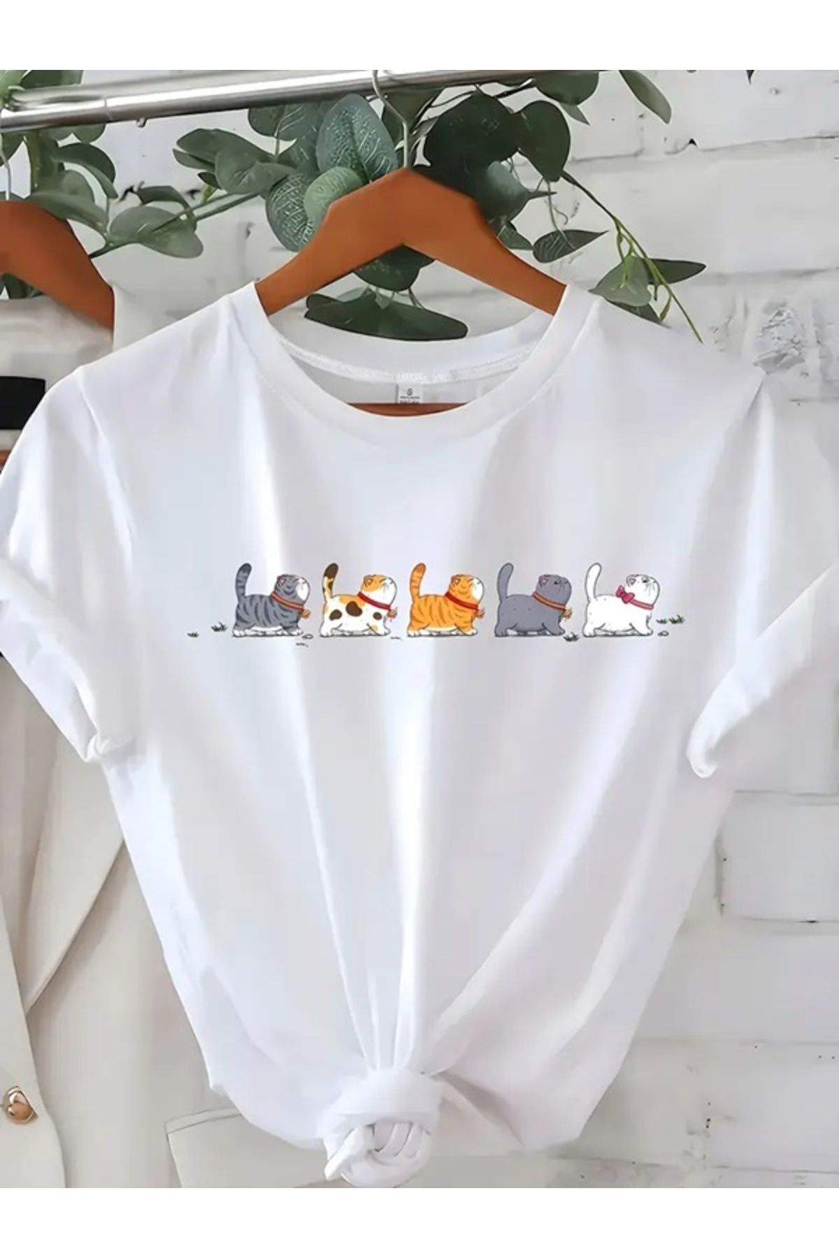 EXPECTED Kadın Beyaz Sevimli Karikatür Kedi Baskılı Oversize Pamuklu Yazlık Şık Günlük T-shirt
