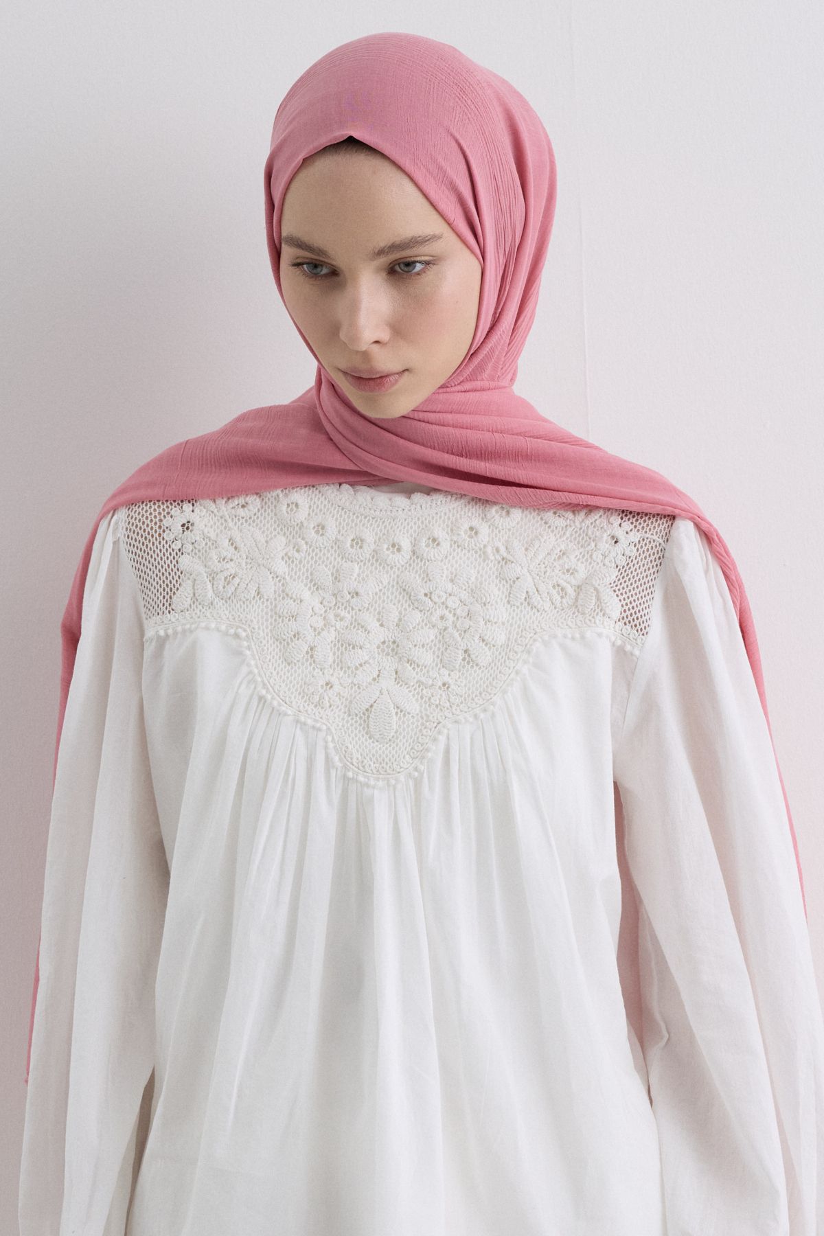 FENZA SCARF BRICE ŞEKER PEMBE UZUN SAÇAK PÜSKÜLLÜ PAMUKLU ŞAL
