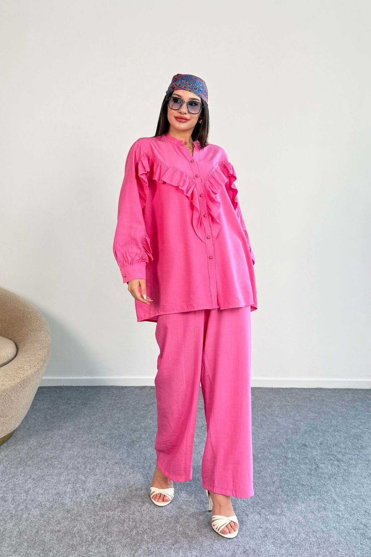 Hatun Atila Fırfır Detaylı Uzun Kollu Gömlek ve Geniş Paça Pantolon İkili Takım 8021 - Pembe