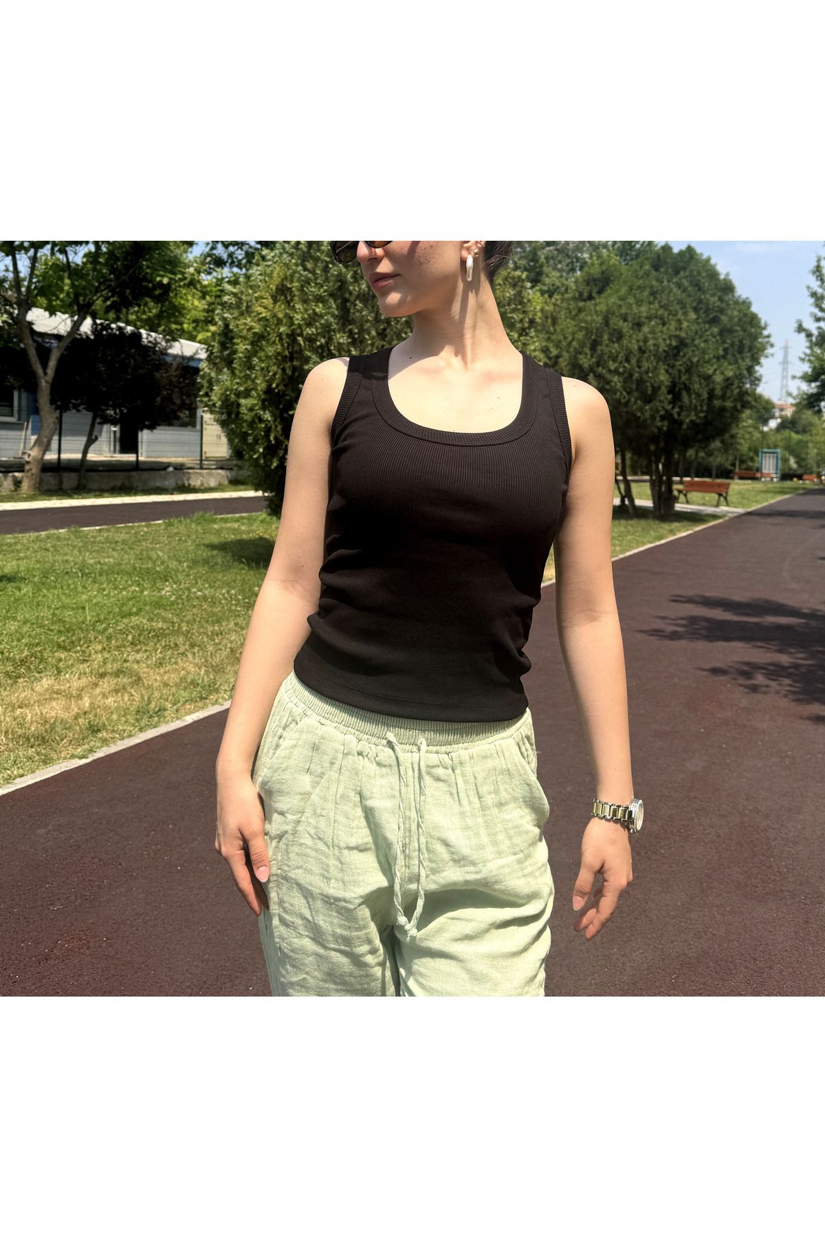 sielta Kadın Siyah Kaşkorse Kumaş Fitilli Geniş Askılı Crop Bluz