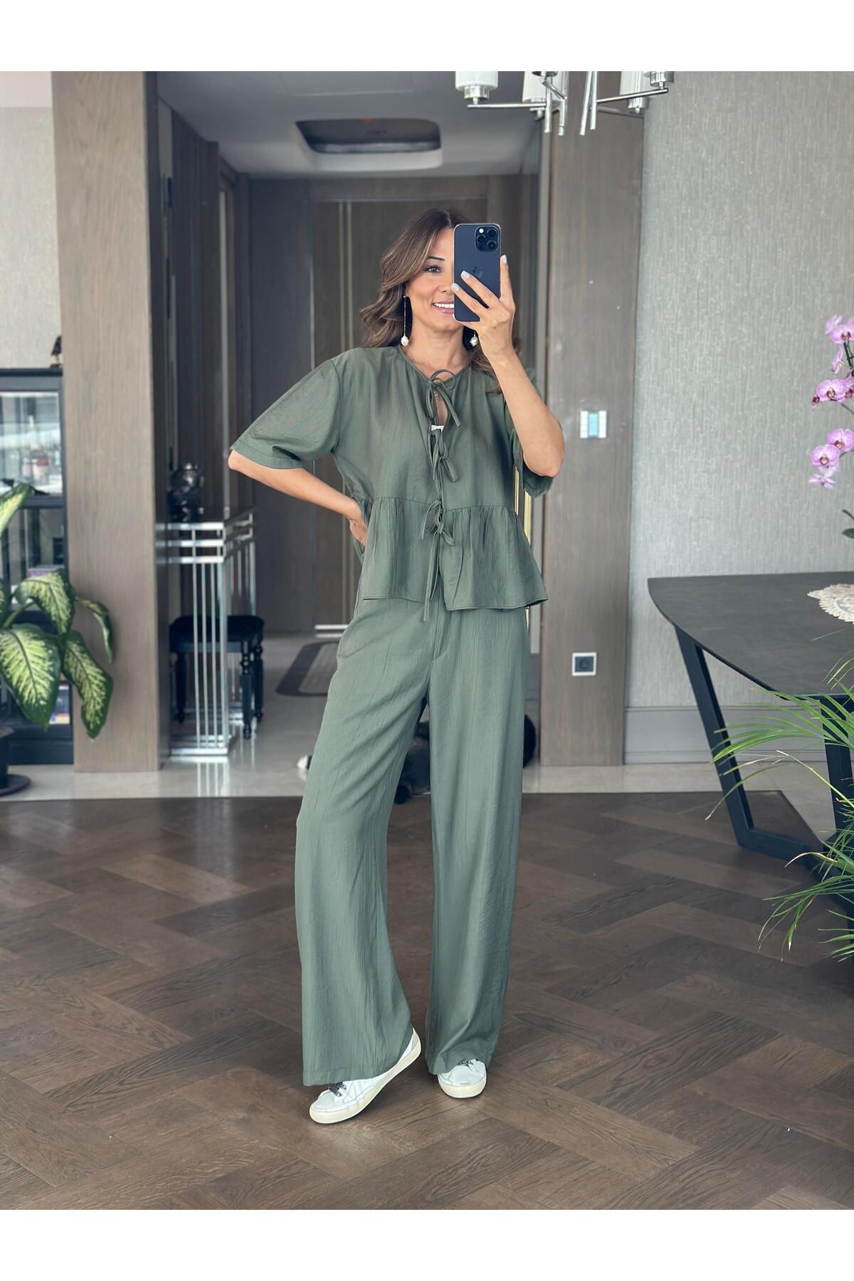 Forlady Butik Haki Kısa Kol Önü Bağlamalı Bluz Cepsiz Pantolon Kadın İkili Takım