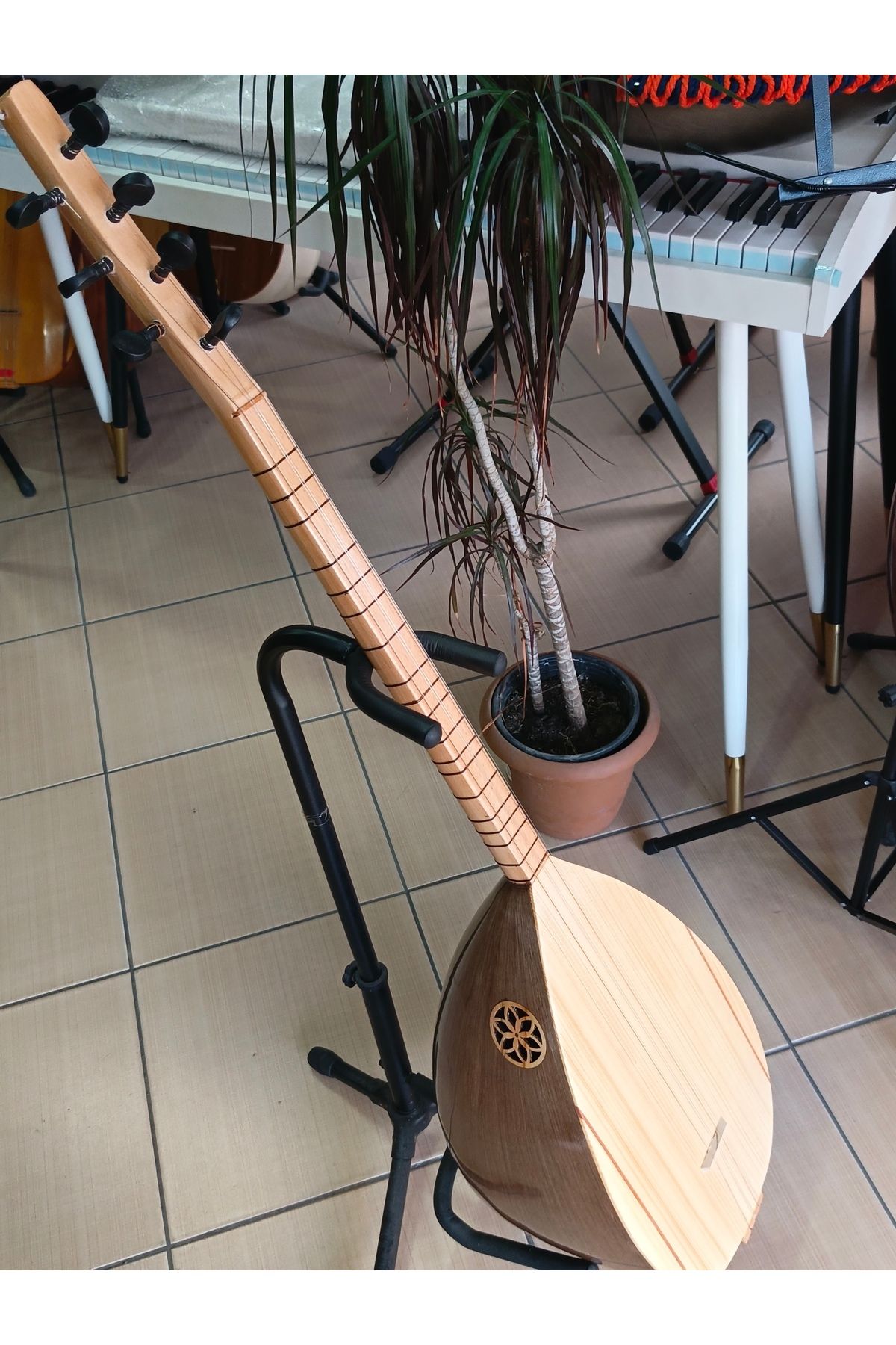 Bircanmüzik Ceviz Tekne Kısa Sap Bağlama (kılıf, yedek tel ve mızrap hediye)