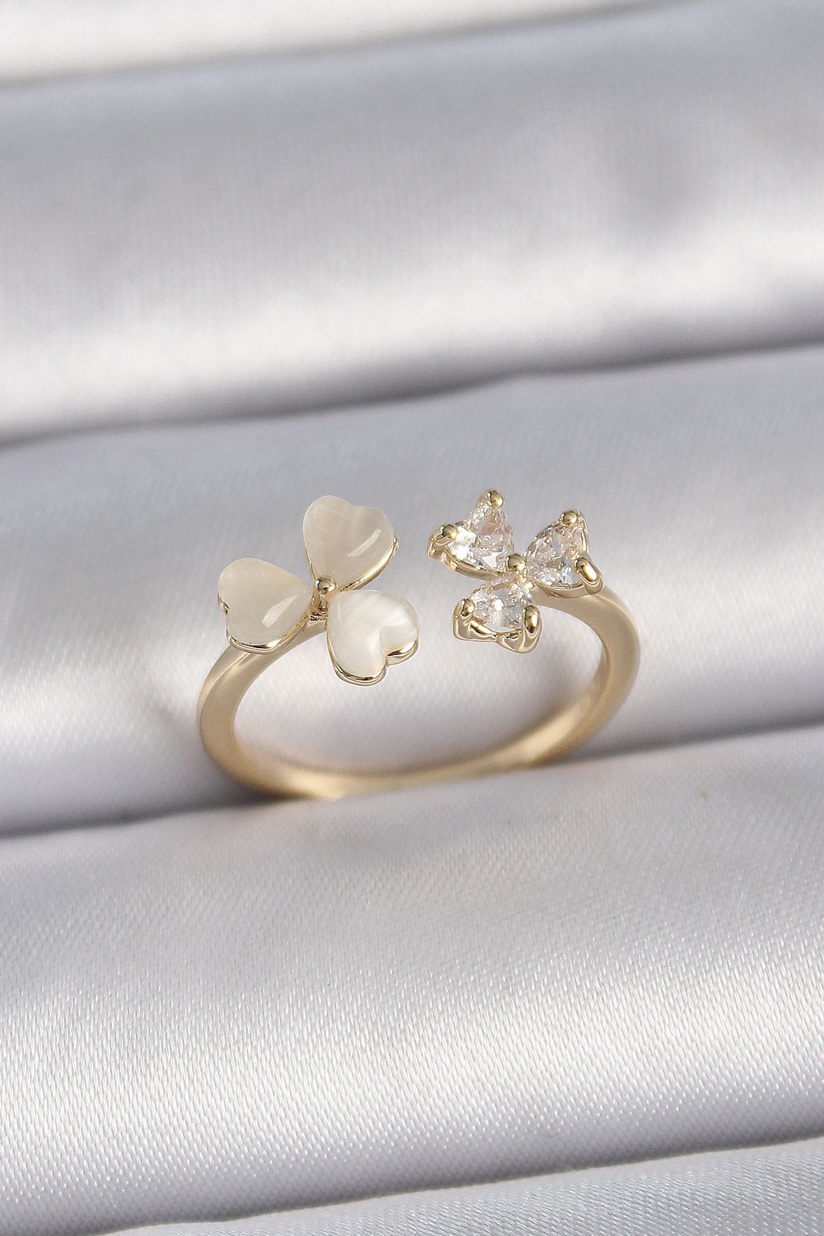 Angel Of Life Pirinç Gold Renk Ayarlanabilir Zirkon Taşlı Kalp Beyaz Mineli Model Kadın Yüzük - TJ-BYK3388