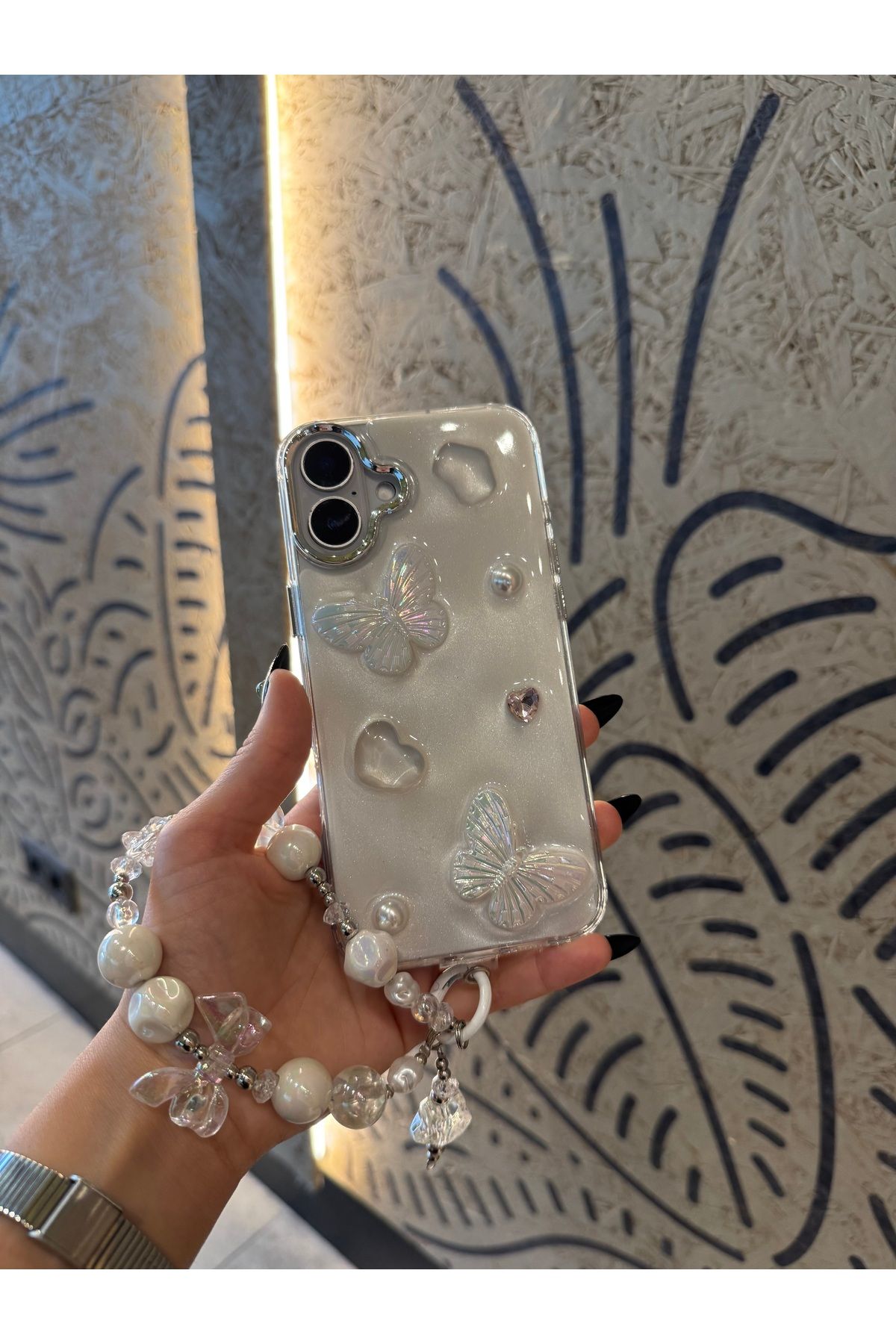 Mois Case İPhone 16 Plus uyumlu inci Charmlı kelebekli kılıf