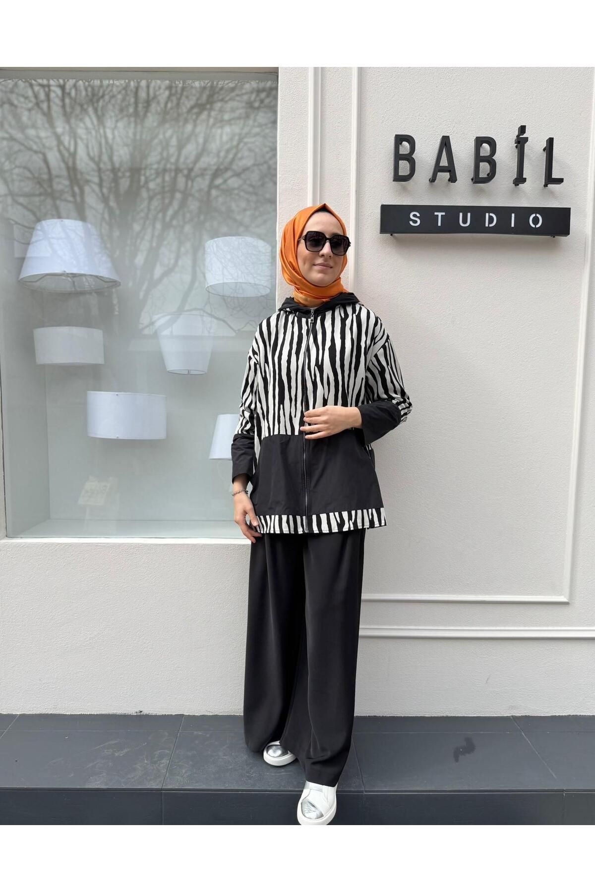 Babil Butik Fermuarlı Zebra Desenli Kadın Kap Siyah