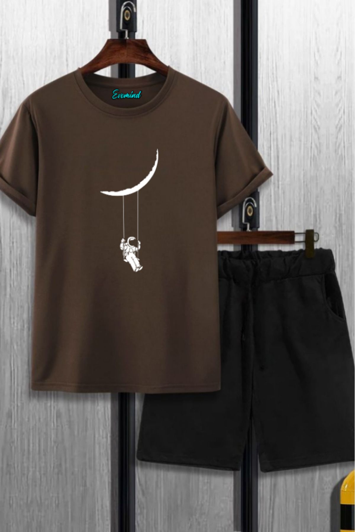 Evomind Sallanan Astronot Baskılı Unisex Şort T-shirt Takım