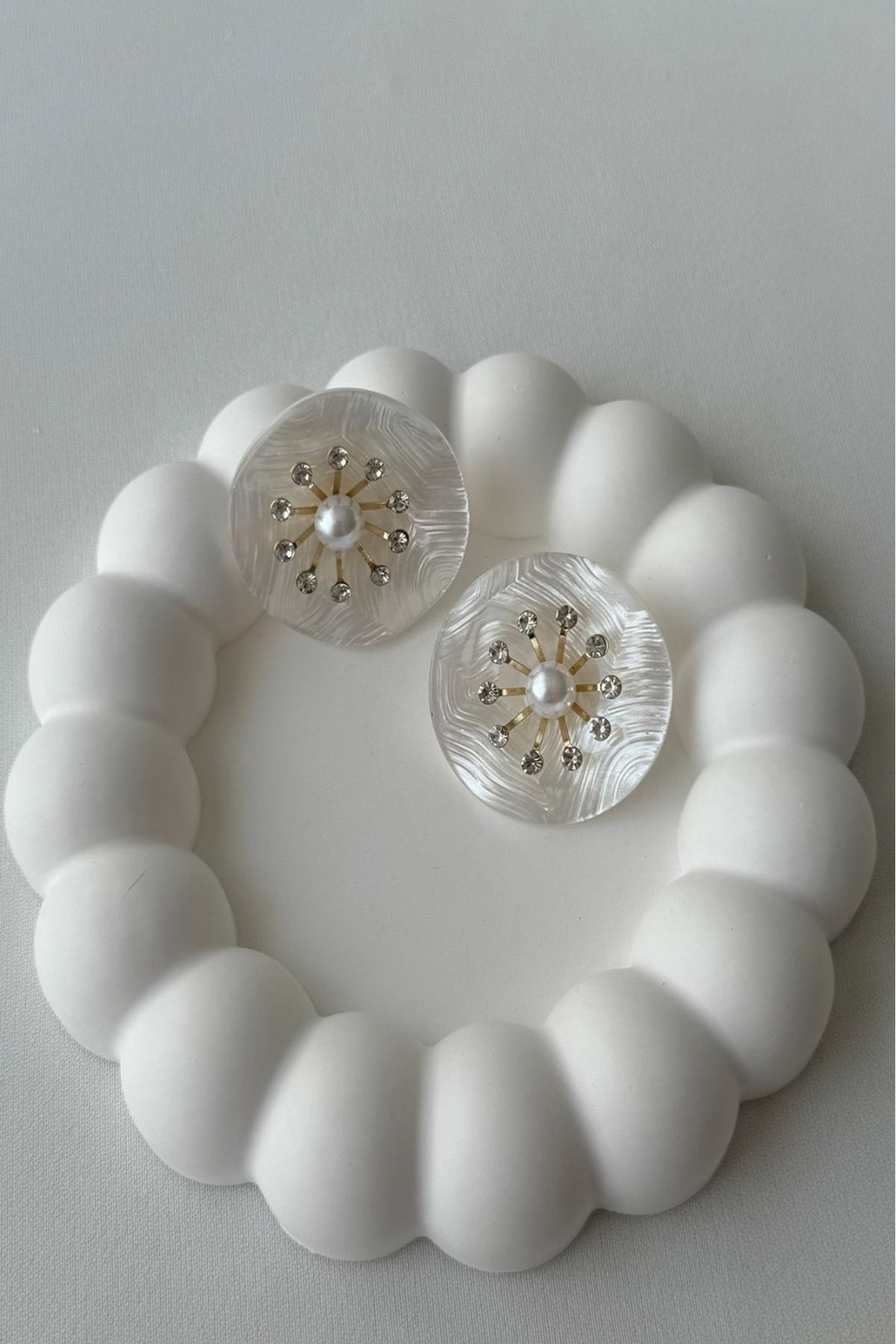 Orvix Accessories KARARMAZ ÇELİK VİNTAGE BEYAZ KADIN KÜPE YAZLIK KÜPE ABİYE KÜPE VİNTAGE KÜPE ANNE KÜPE