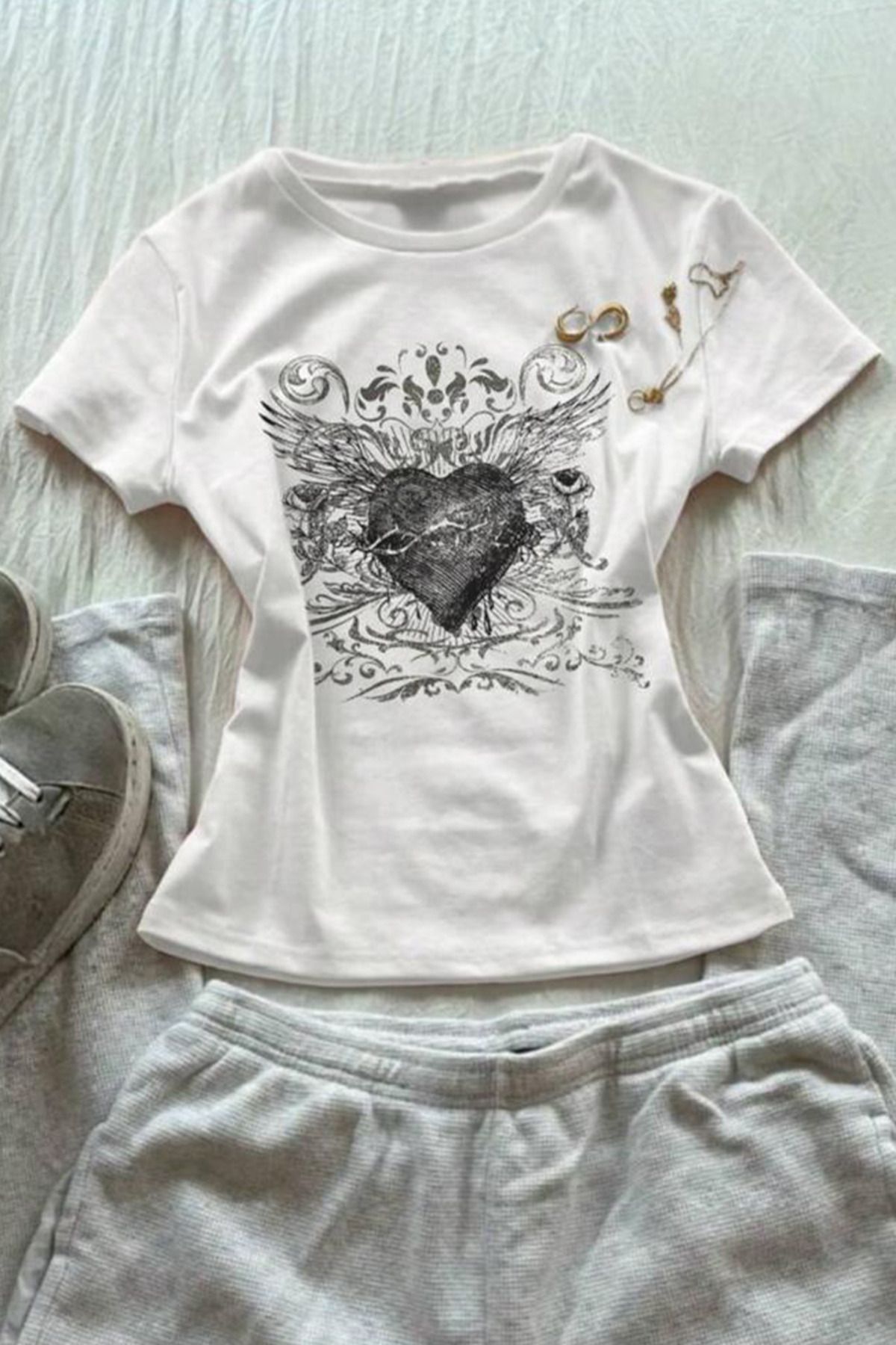Karakedi Beyaz Gotik Heart Harajuku Y2K Kısa Kollu Crop