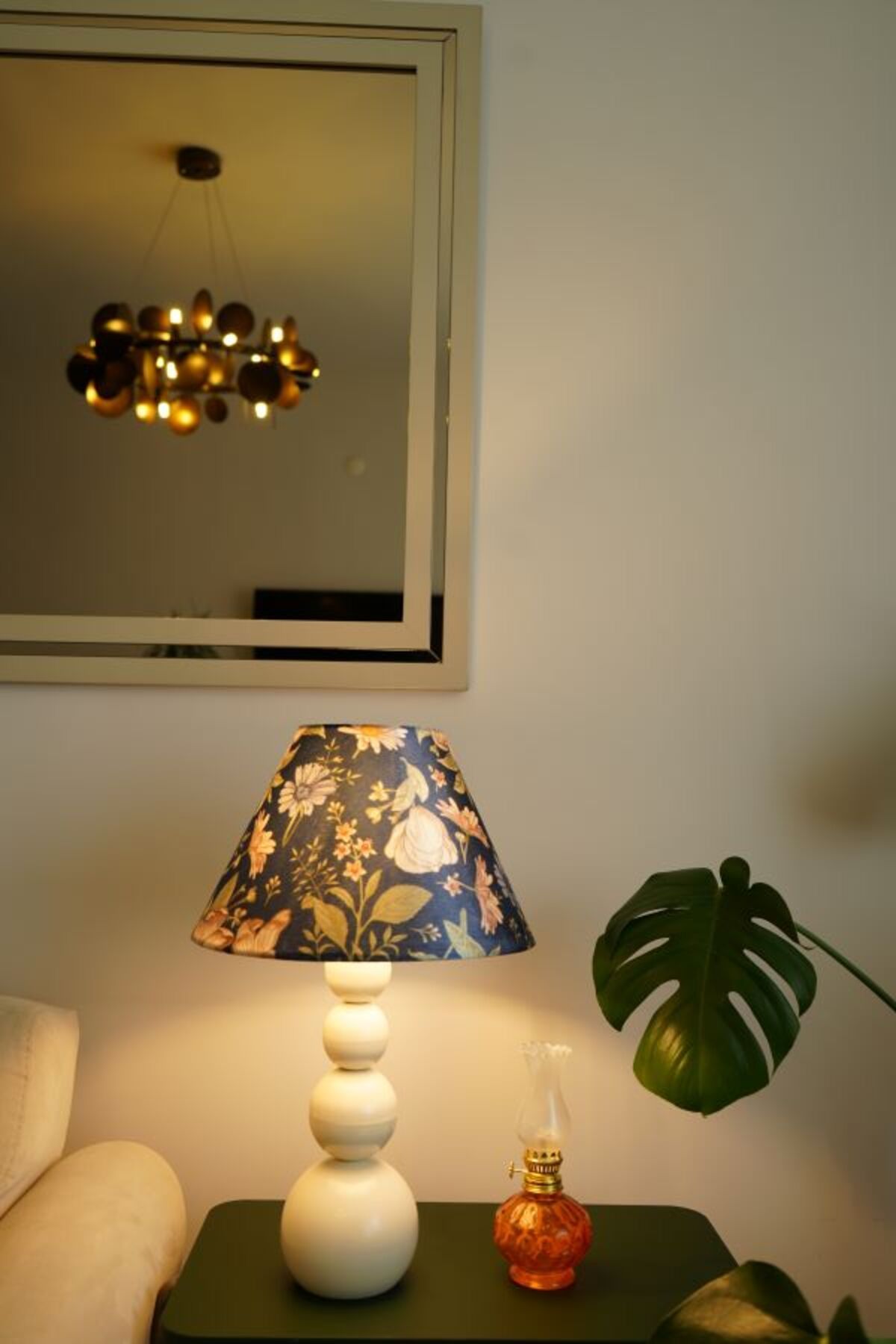 retro home design Dört Top Krem Ayaklı Lacivert Çiçek Kadife Kumaş Şapkalı Dekoratif Yatak Odası Salon Abajur