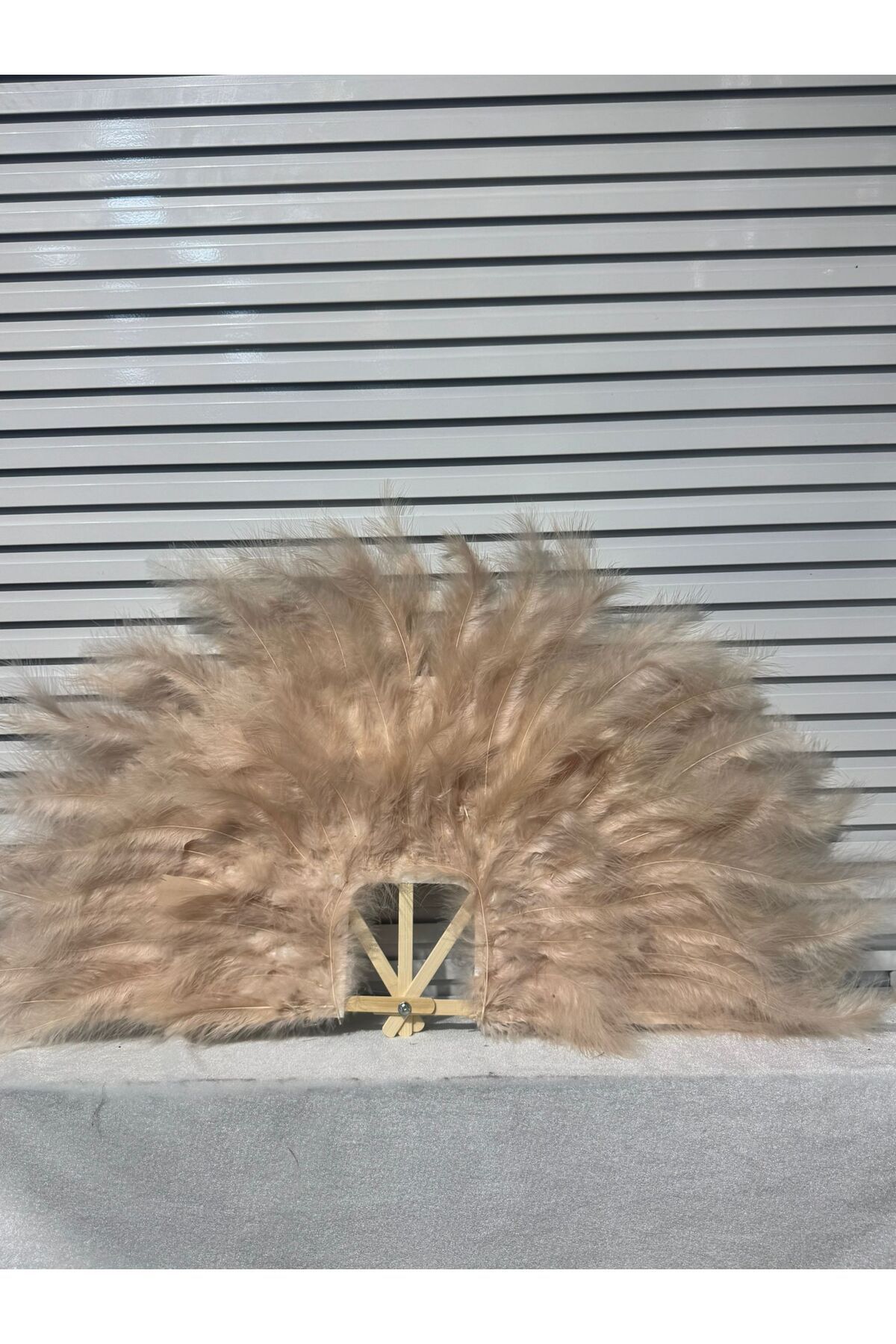 HEMİLA AKSESUAR TÜYLÜ YELPAZE NEDİME ÜRÜNÜ GENİŞLİK 60 CM