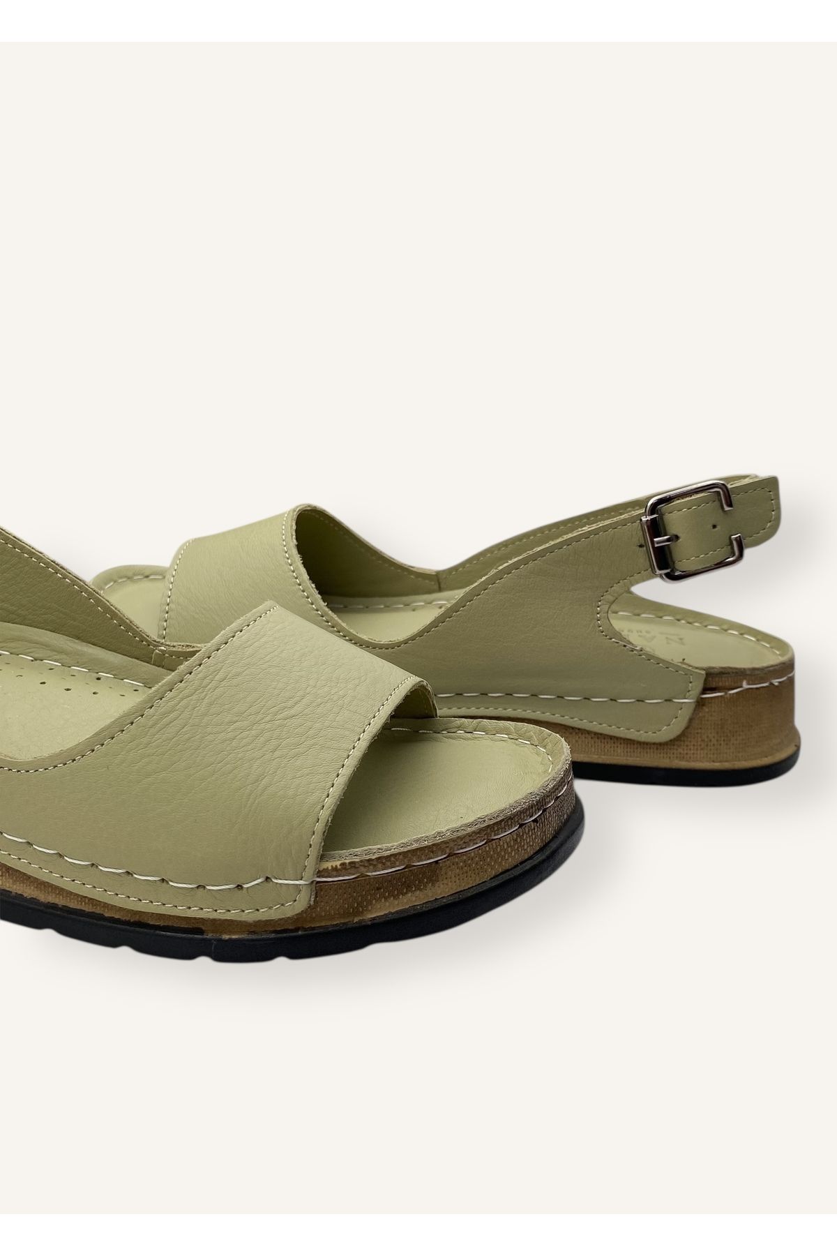 N Napa Shoe Yeşil Renk Ortopedik Taban Hakiki Deri Kadın Sandalet