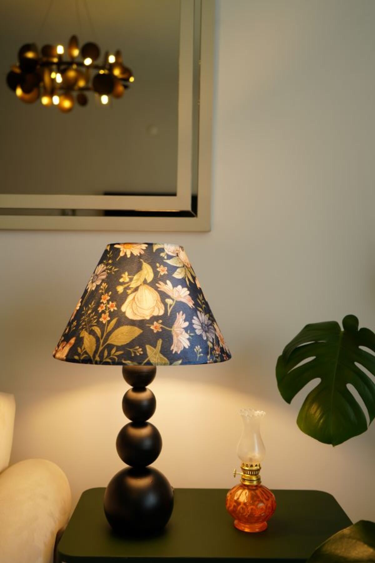 retro home design Dört Top Siyah Ayaklı Lacivert Çiçek Kadife Kumaş Şapkalı Dekoratif Yatak Odası Salon Abajur