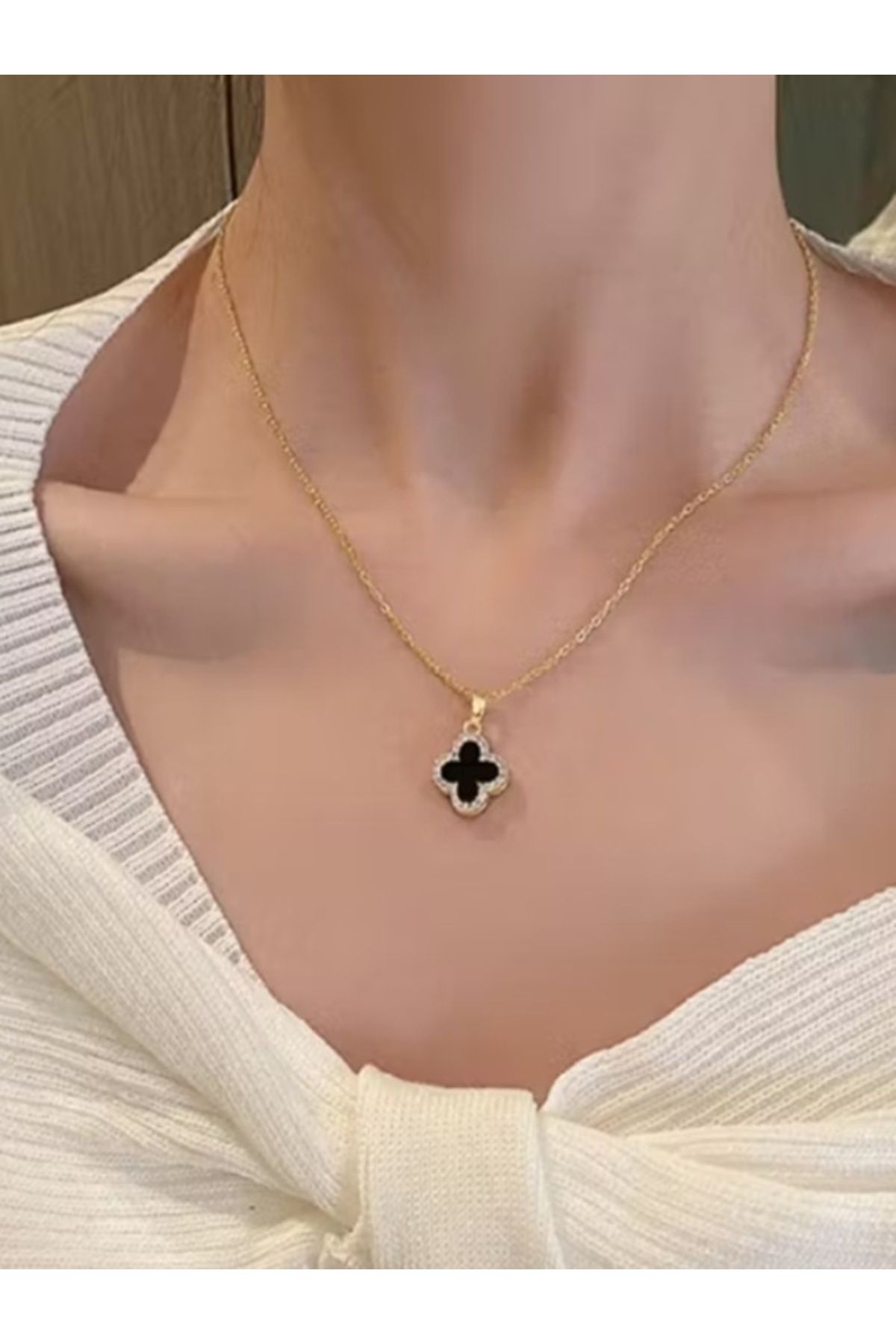Shisa Jewel Siyah yonca altın kolye(77)