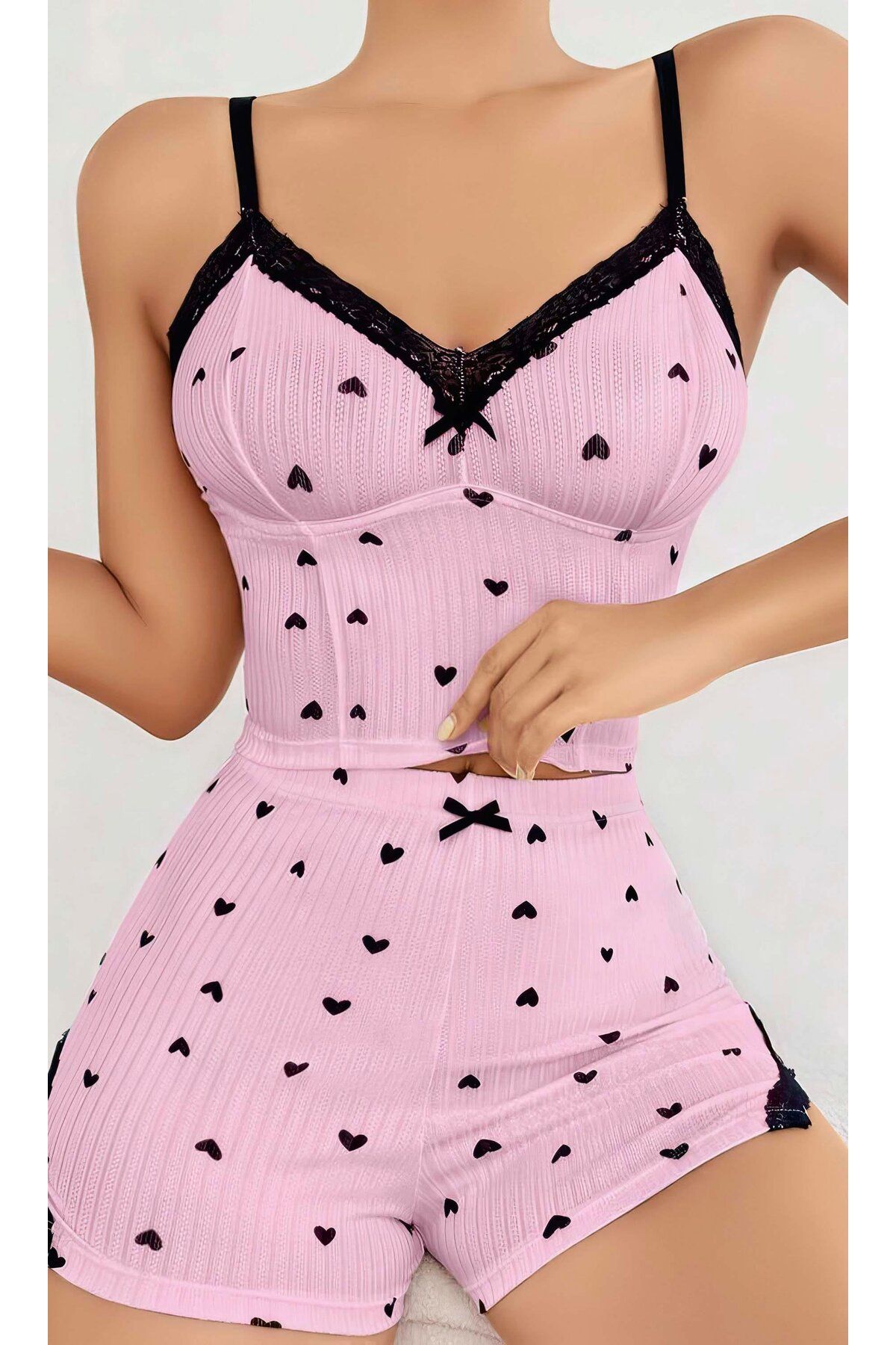 Fantazya Kadın Pembe Kalp Desenli Askılı Şortlu Pijama Takım 6647