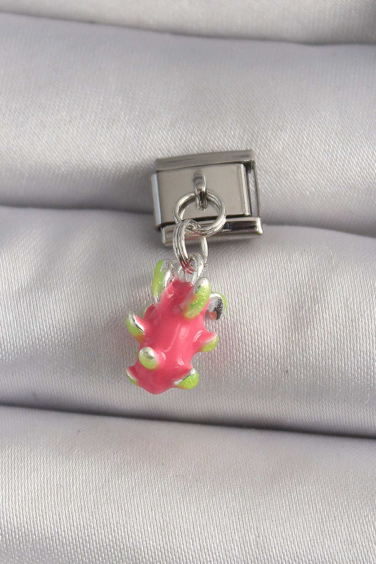 MR RZN STORE 316L Çelik Gümüş Renk Sallantı Ejder Meyvesi Model Nomination Charm