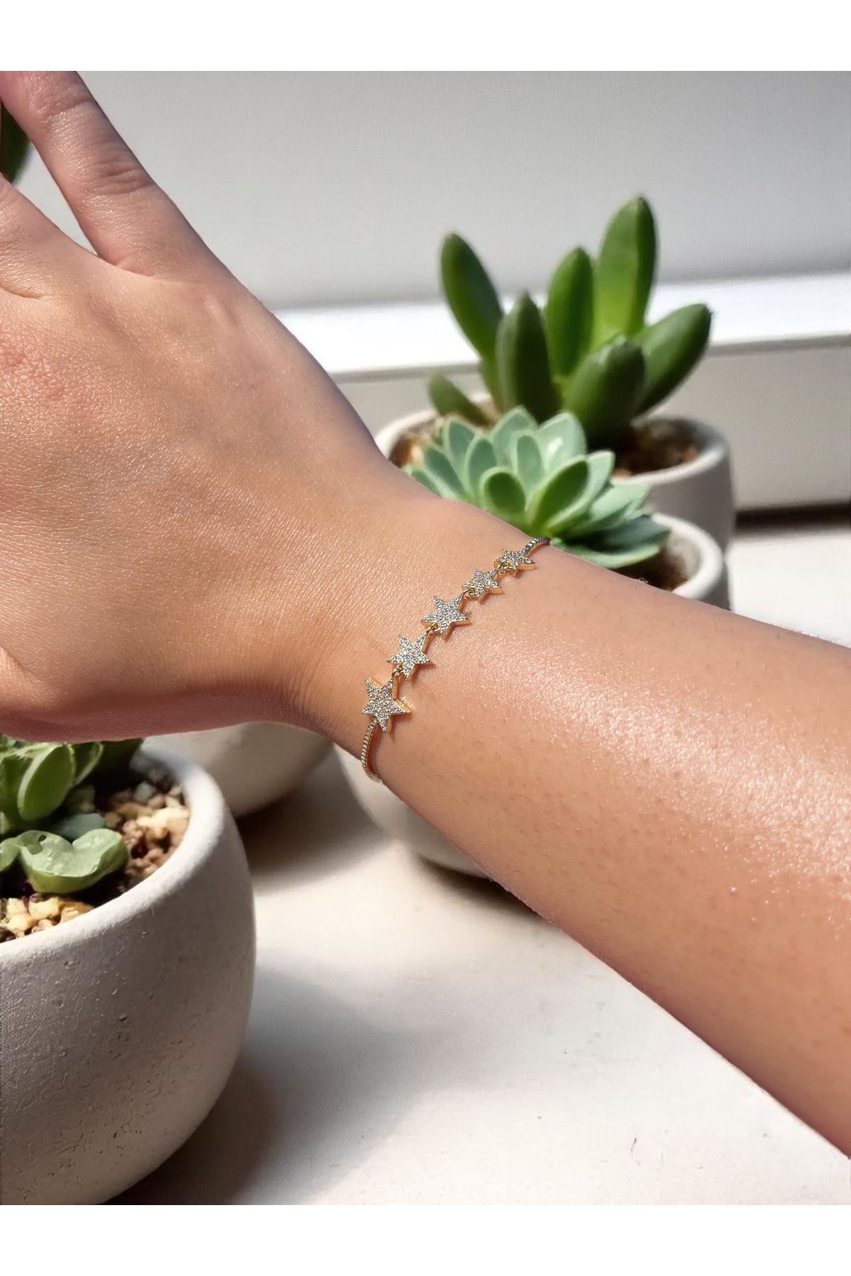 Lilac Jewelry Zirkon Taşlı Yıldız Seli Gold Bileklik