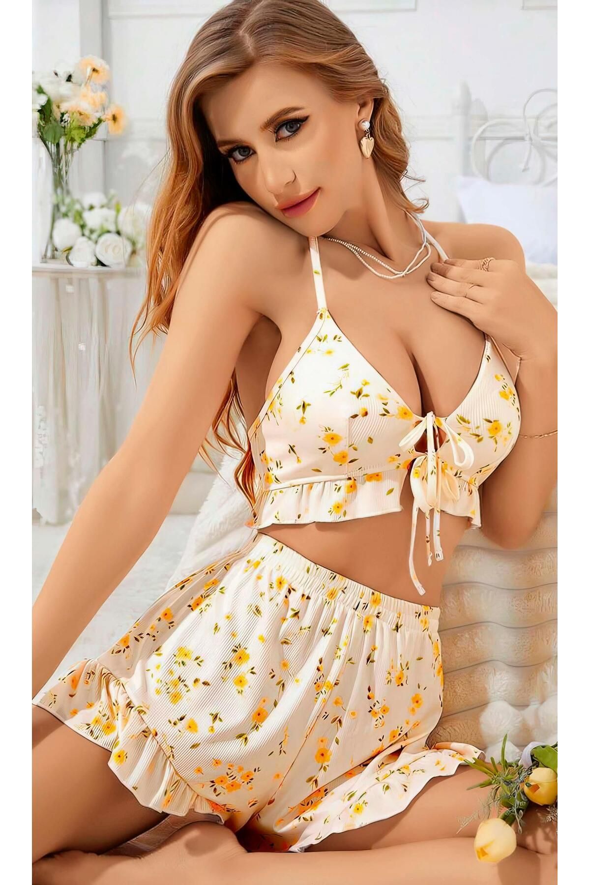 Fantazya Kadın Çiçekli Ekru Askılı Şortlu Pijama Takım 6646