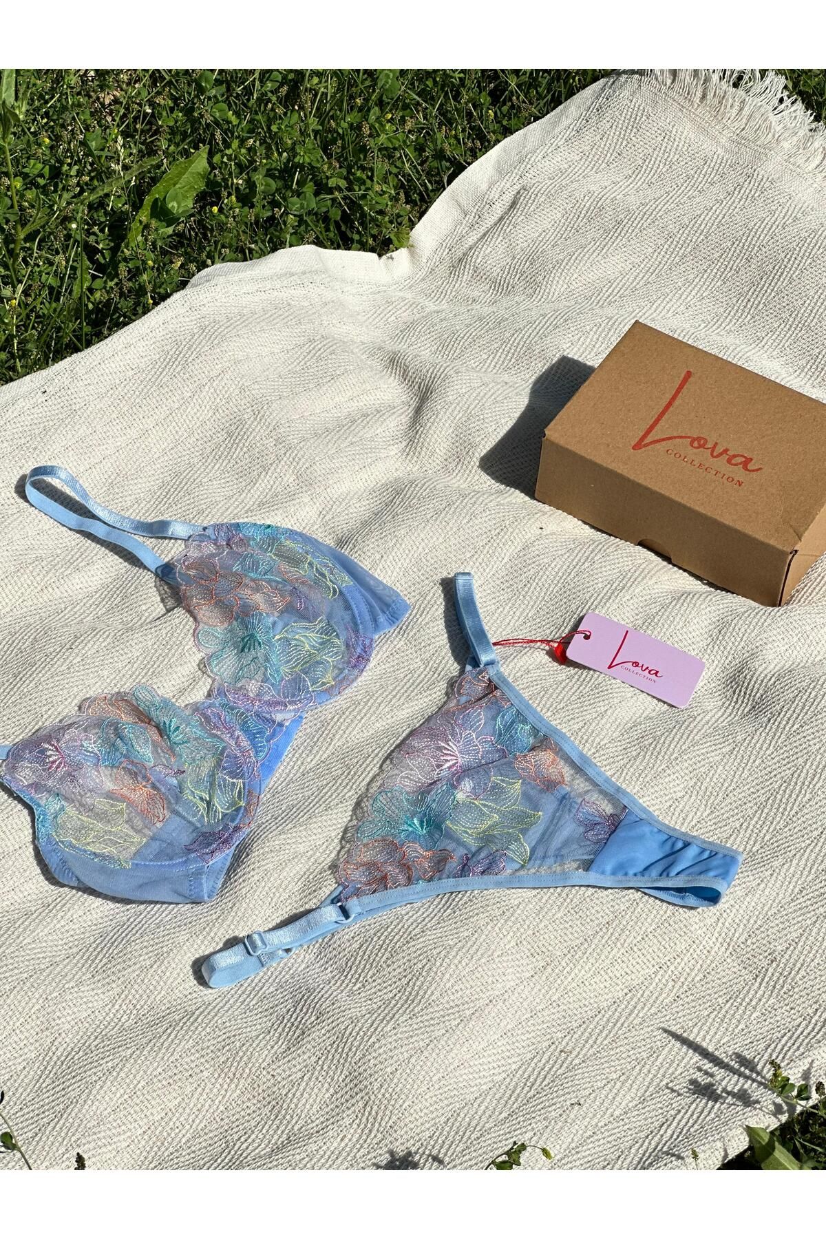 Lova Collection Daphne Çiçek Desenli Mavi Balenli Bralet Takım