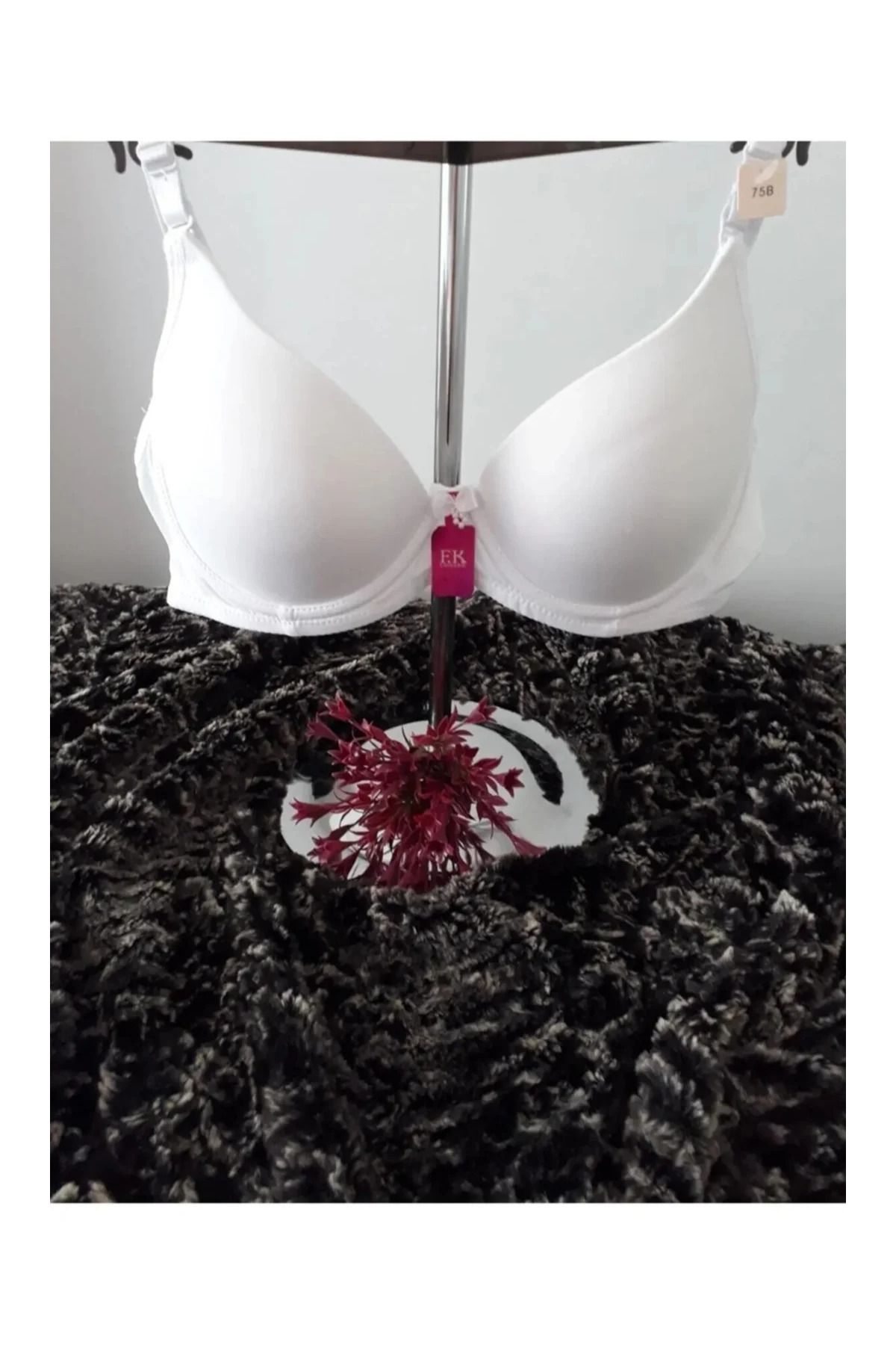 Butik F.K 122 Desteksiz Beyaz Basıc Sütyen