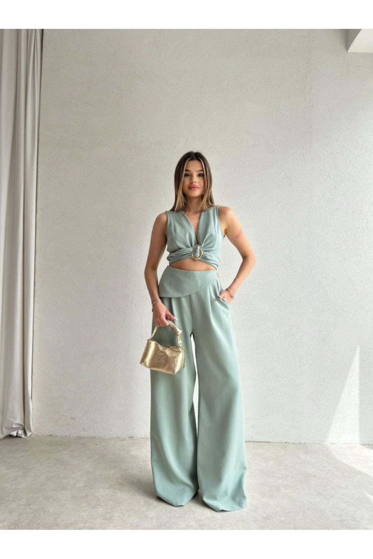 LuVinGen Kadın Kuşaklı Tokalı Crop Bluz ve Palazzo Pantolon Takım - Bordo | Mint | Siyah | Vizon