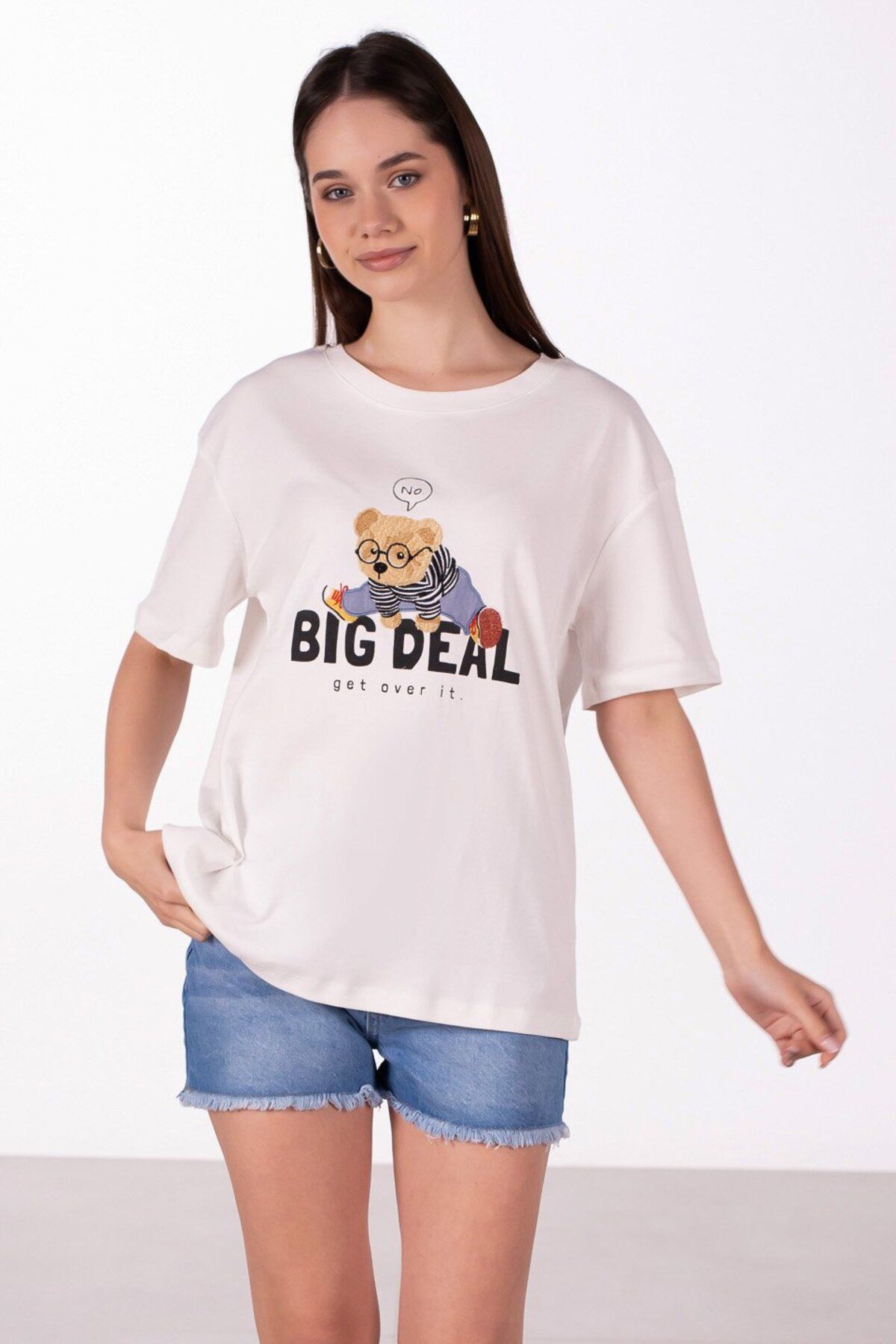 BARRELS AND OIL Big Deal Yazılı Ayı Baskılı T-Shirt - Beyaz