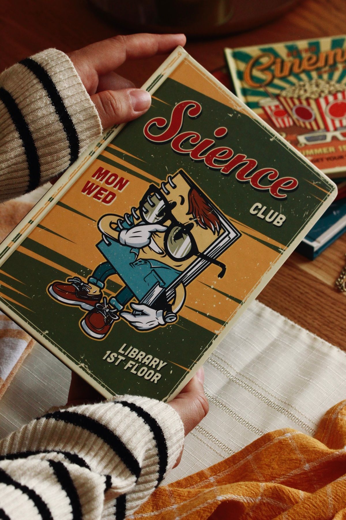 Nova Crafts Retro Science Temalı Ultra Hafif Defter