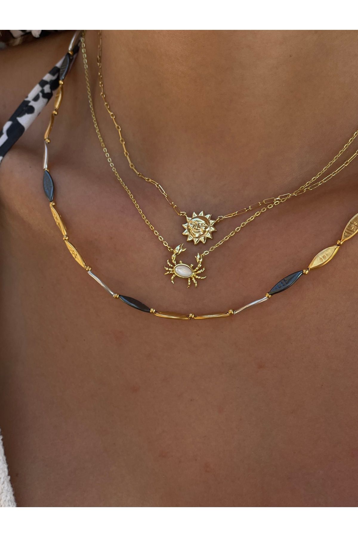 Sade Accessory Yengeç Kolye