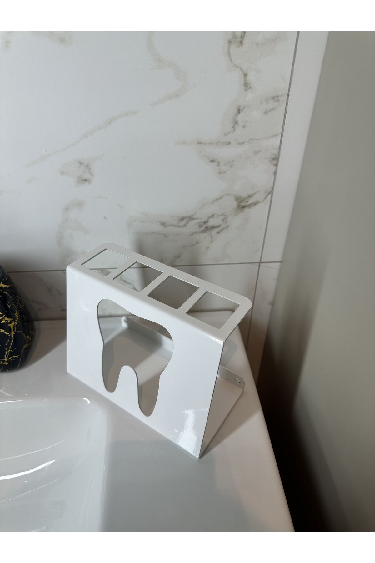 lyla concept Işıl Metal Şarjlı Diş Fırçalık | Elektrikli Diş Fırçası Standı – Monte Edilebilir Metal Organizer