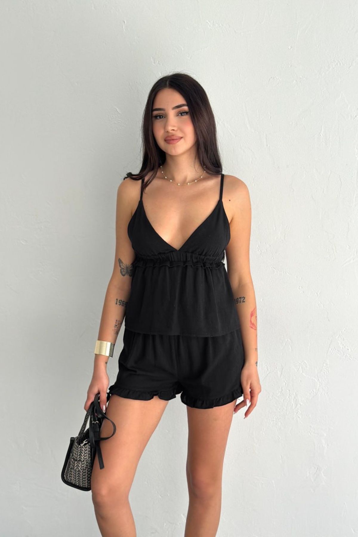 Noi Belis V Yaka Askılı Bluz Beli Lastikli Şort İnce Yazlık Takım SS25AU0016