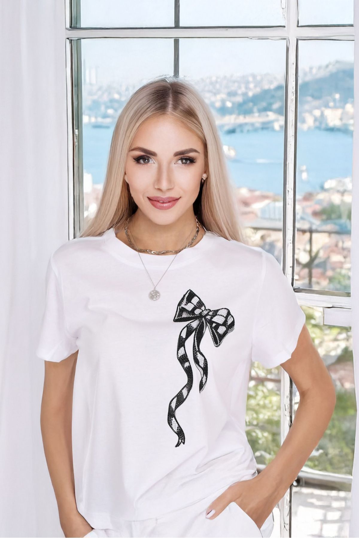Pia Velle Siyah Taş İşlemeli Kurdele Detaylı Beyaz Kadın T-Shirt