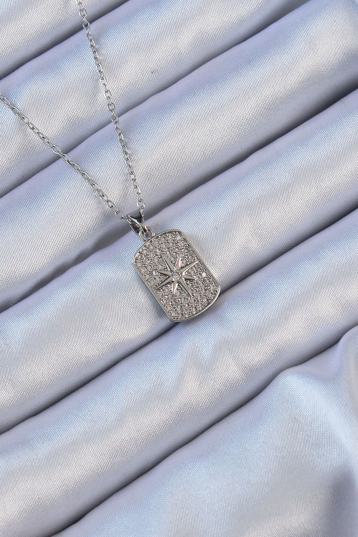 NEZADE STORE 316L Çelik Zincir Gümüş Renk Zirkon Taşlı Kutup Yıldızlı Vintage Kolye