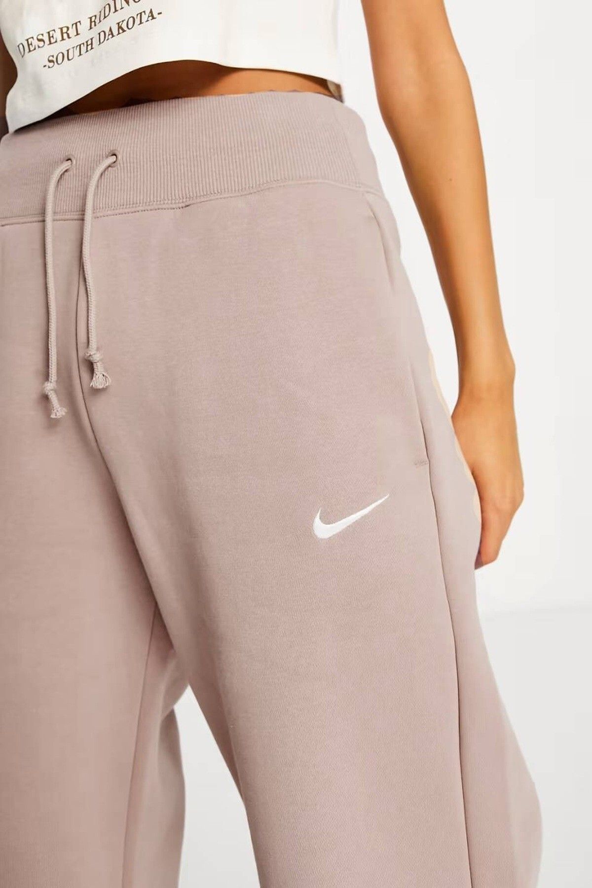 Nike Phoenix Fleece Wide High Rise Sweatpants Kadın Yüksek Bel Yırtmaçlı Geniş Paça Eşofman Altı Bej