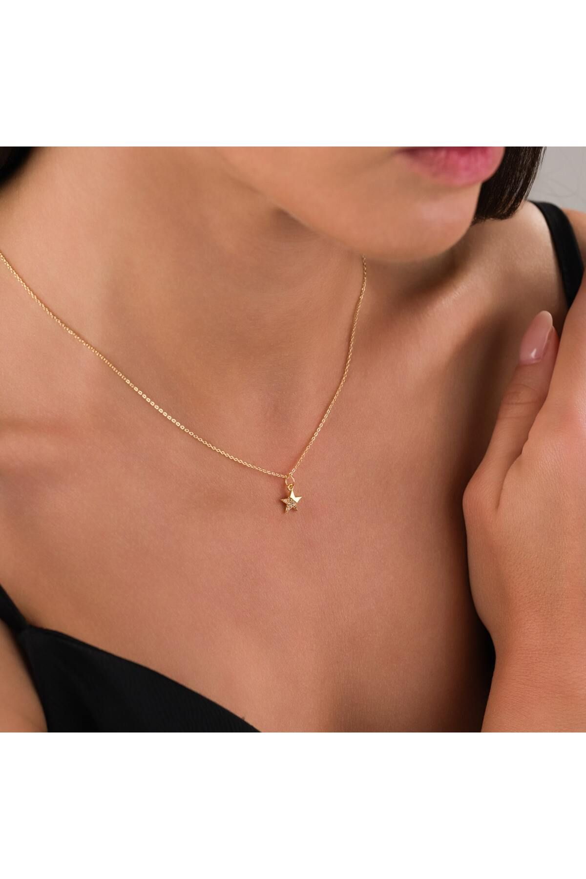 HOBİSY GIFT SHOP Minimal Tasarım Yıldız Figürlü Zirkon Taşlı Altın Kaplama Kadın Kolye