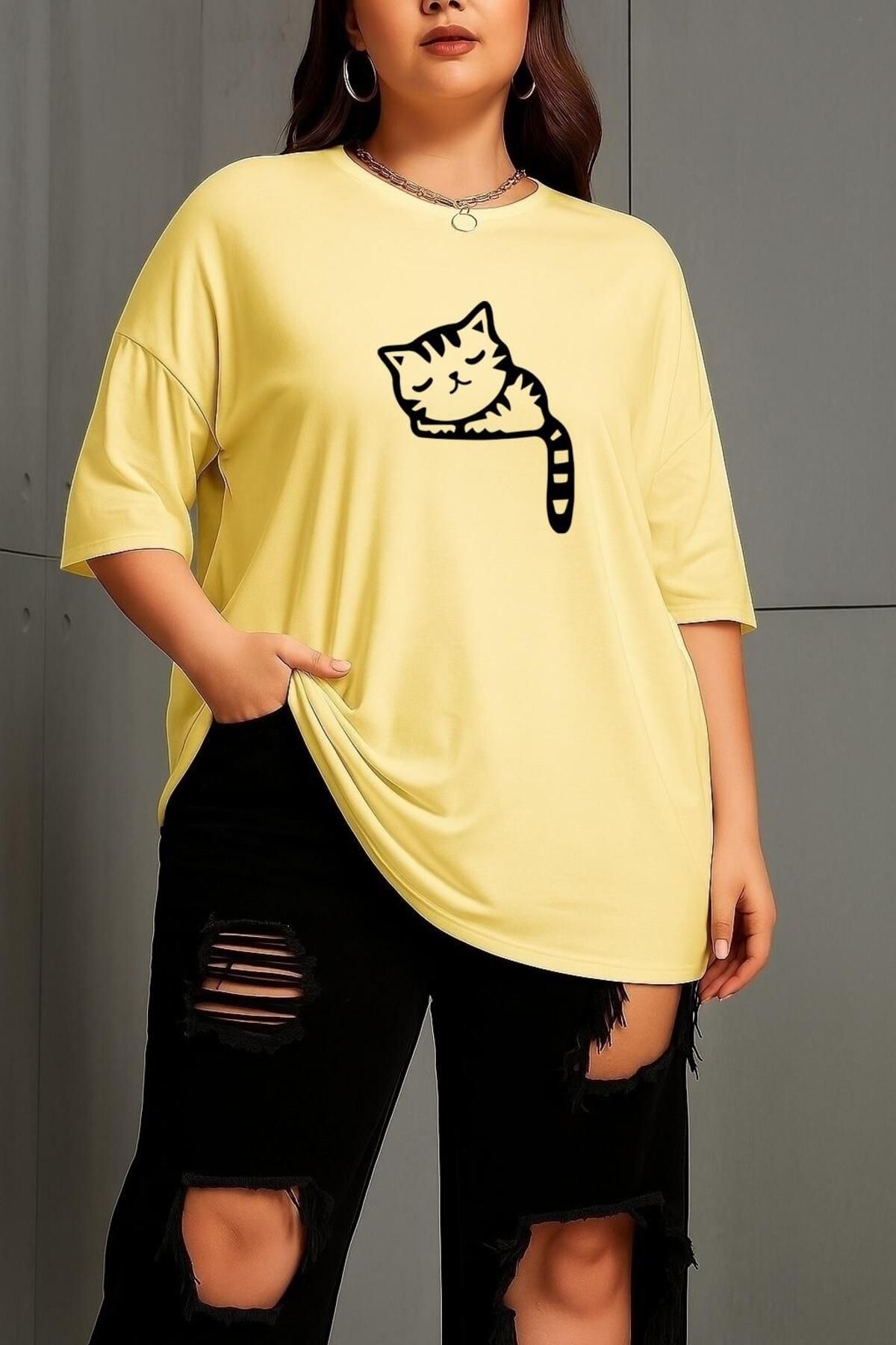 BENROMA BÜYÜK BEDEN ÇİZGİLİ UYKUSUZ KEDİ BASKILI UNİSEX TİŞÖRT
