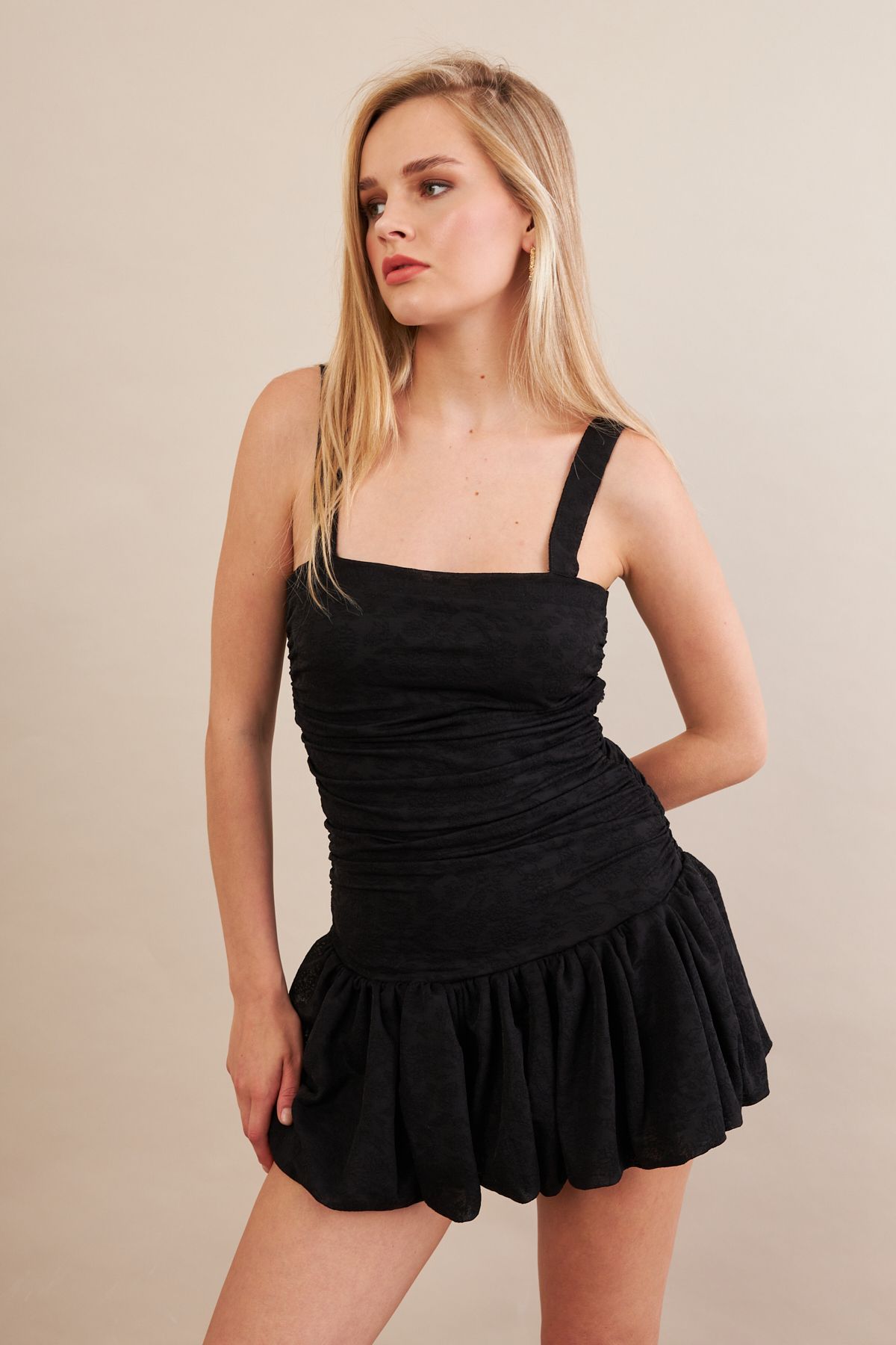 Cool & Sexy Kadın Siyah Volanlı Astarlı Mini Tül Elbise KED7316