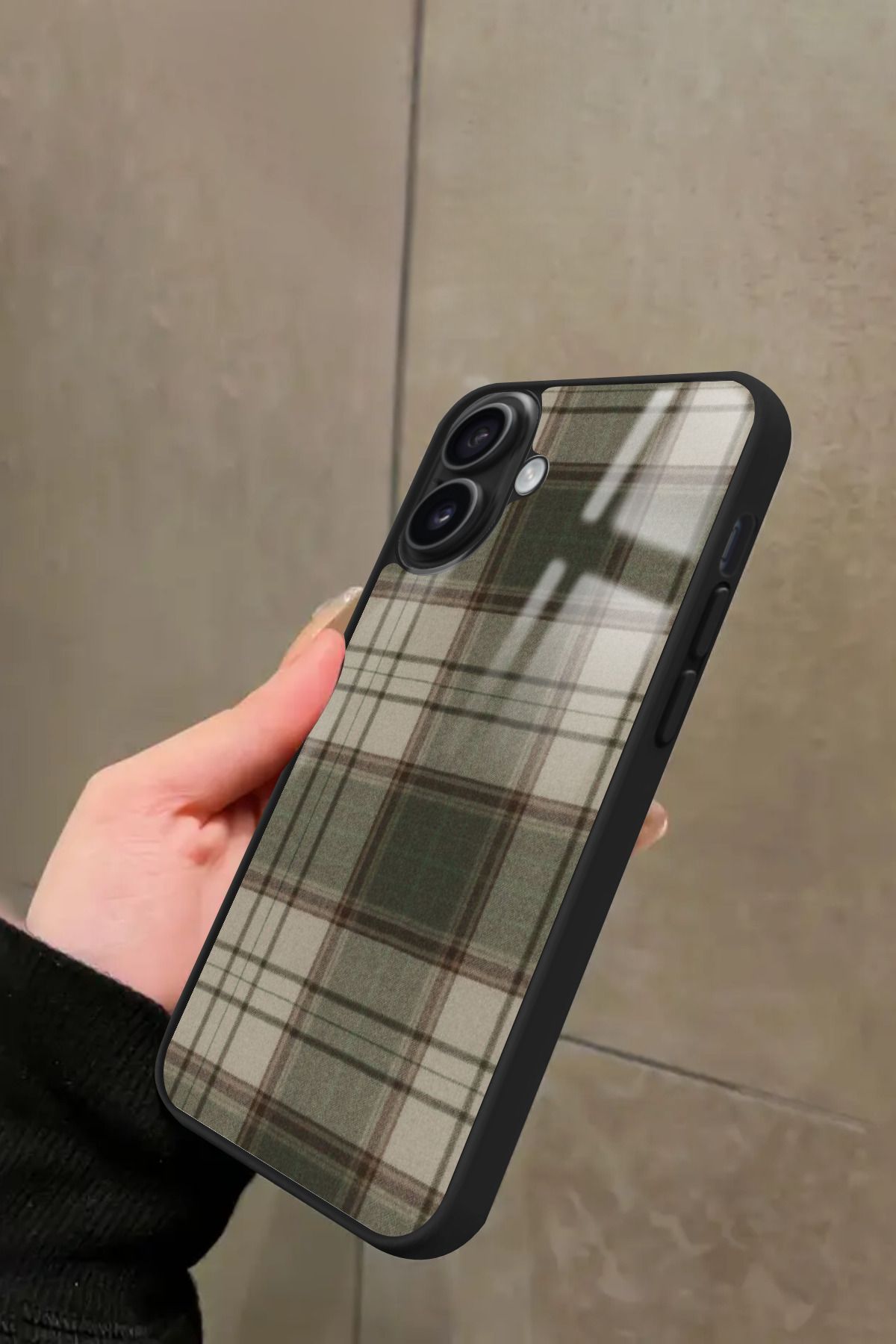 Snacase iPhone 16 Uyumlu Yeşil Kare Tasarımlı Glossy Premium Kılıf