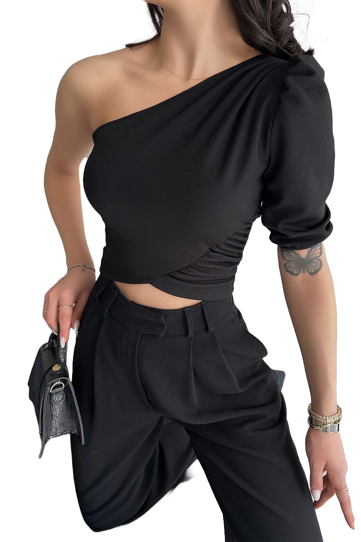 Caddebostan Moda Tek Omuz Yanı Büzgülü Prenses Kol Asimetrik Yaka Kadın Siyah Crep Crop Bluz