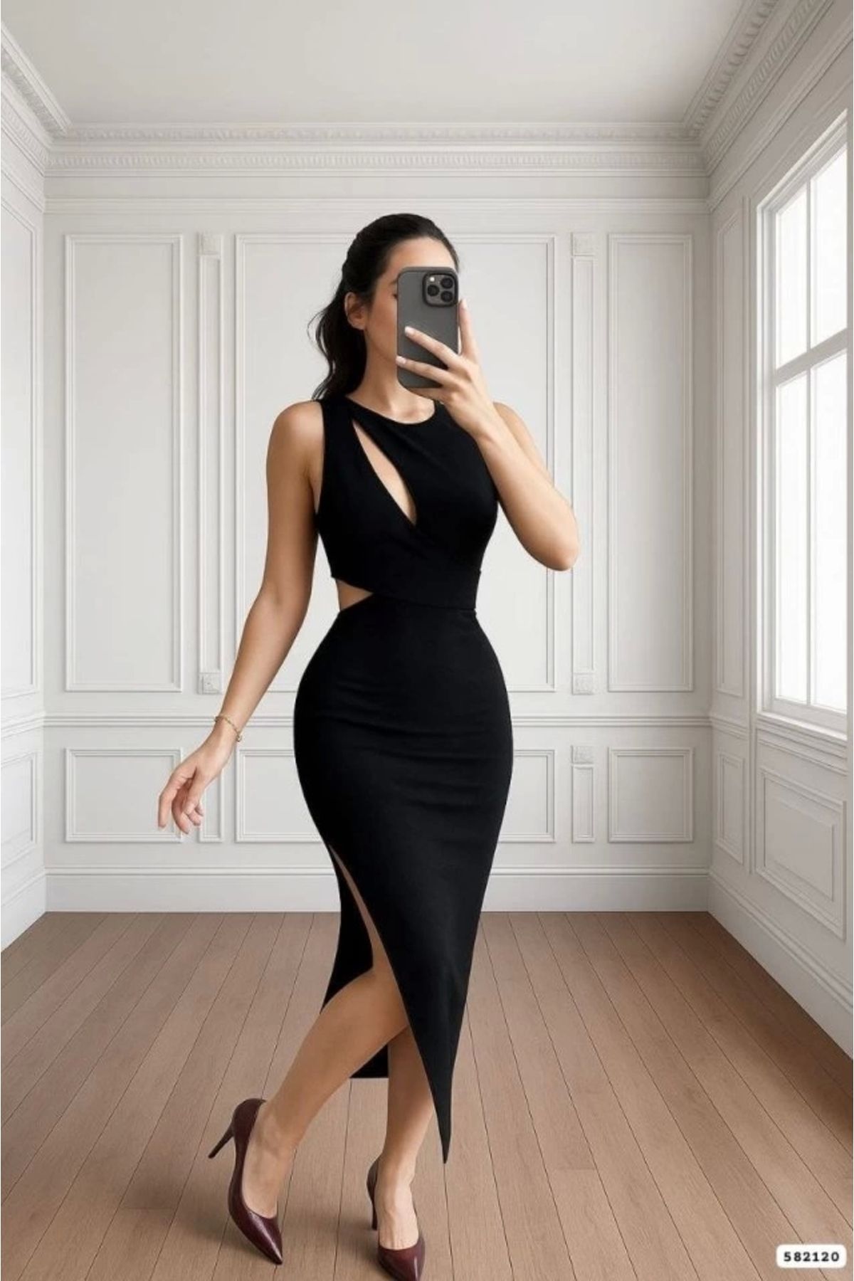 Butik Kadın Goğüs Detaylı Sırt Dekoltelı Yırtmaç Detaylı Scuba Elbise